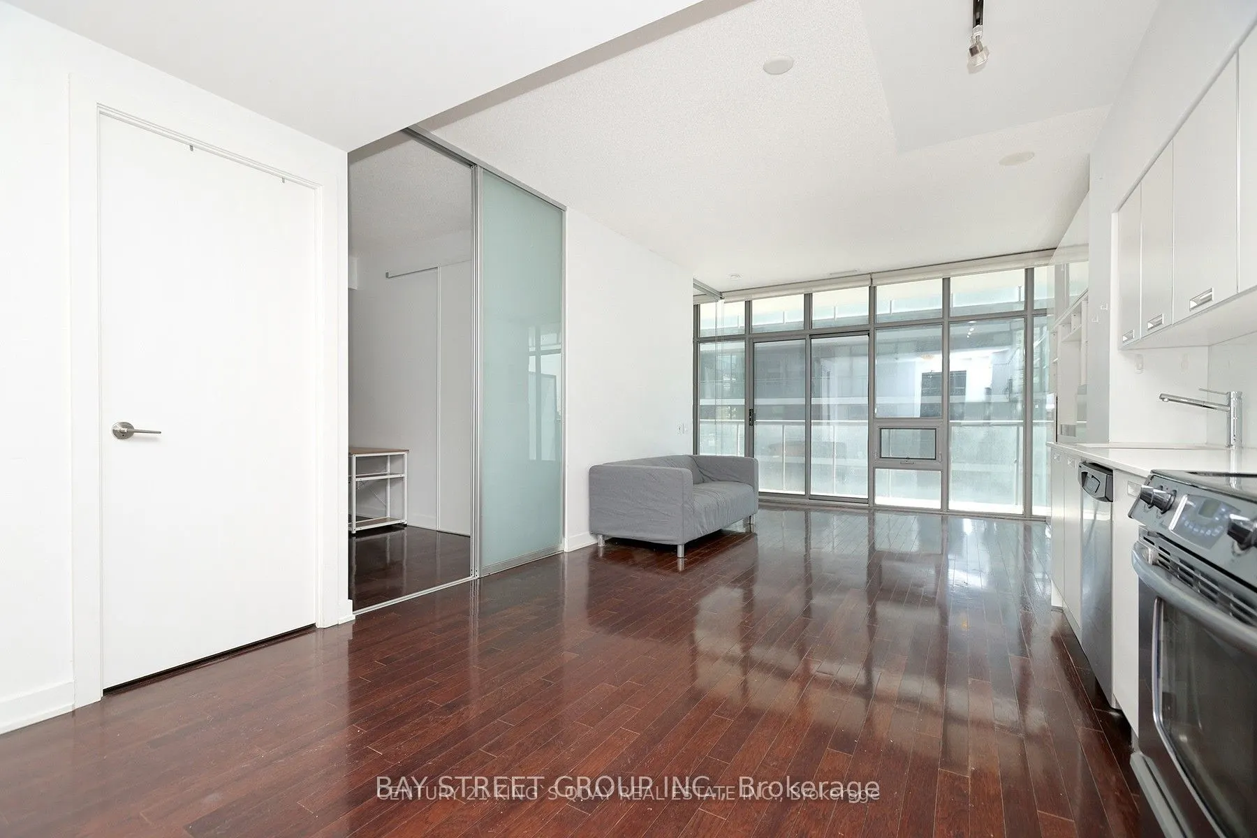 33 Charles Street E #1401