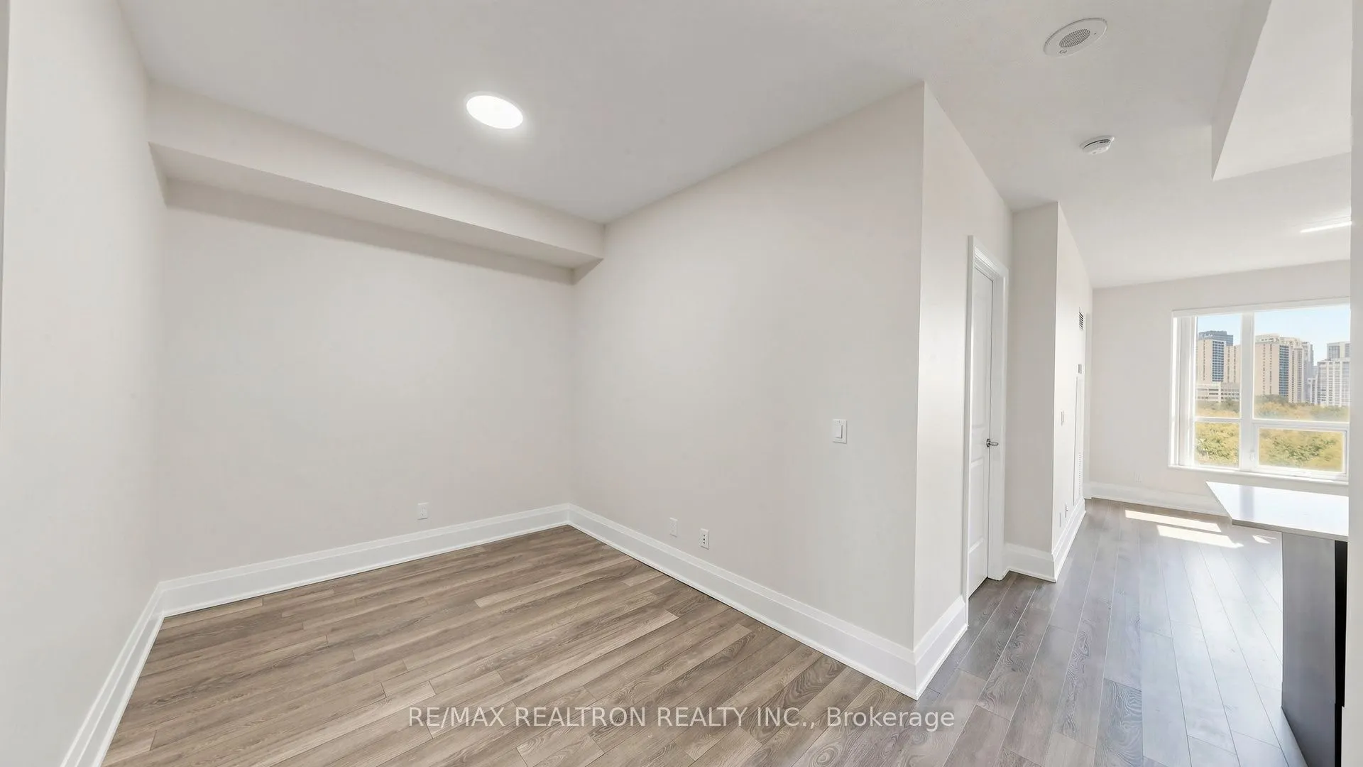 100 Harrison Garden Boulevard #818