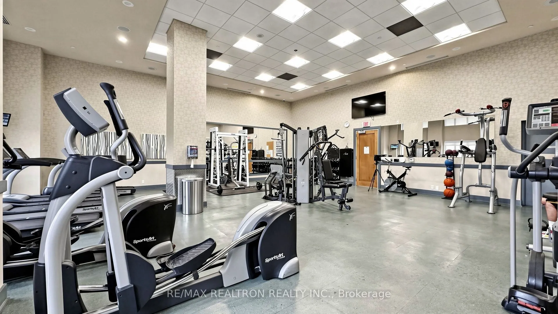 100 Harrison Garden Boulevard #818