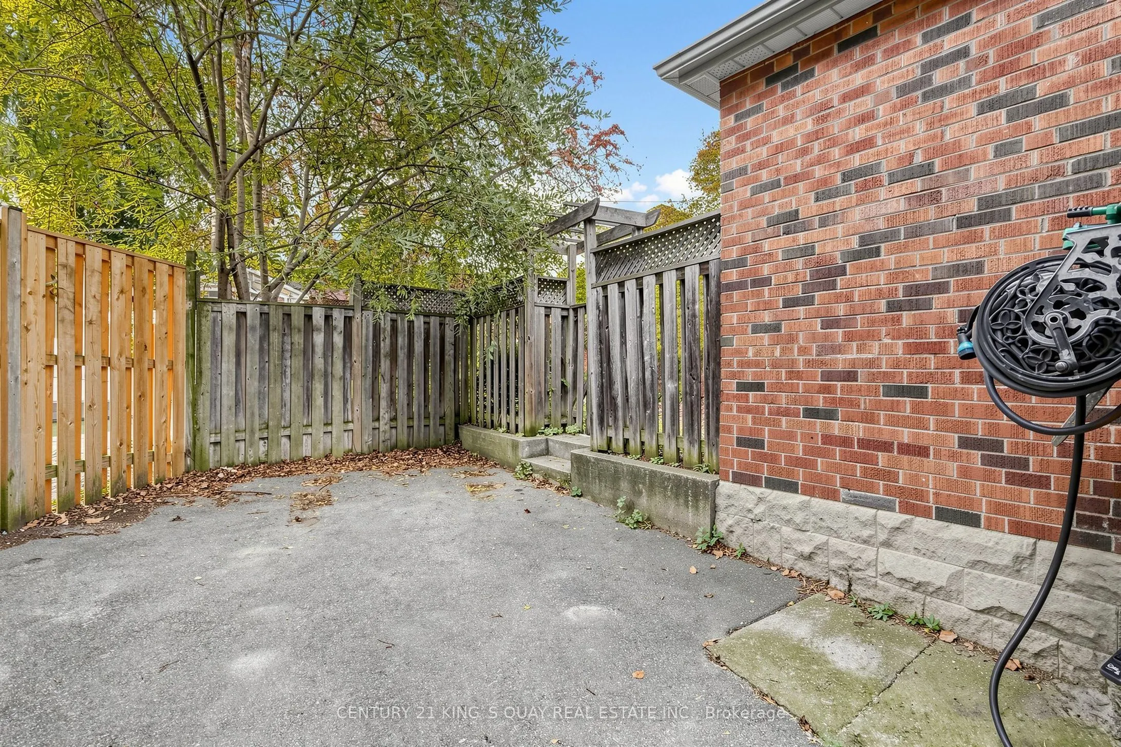 32 Crestview Road