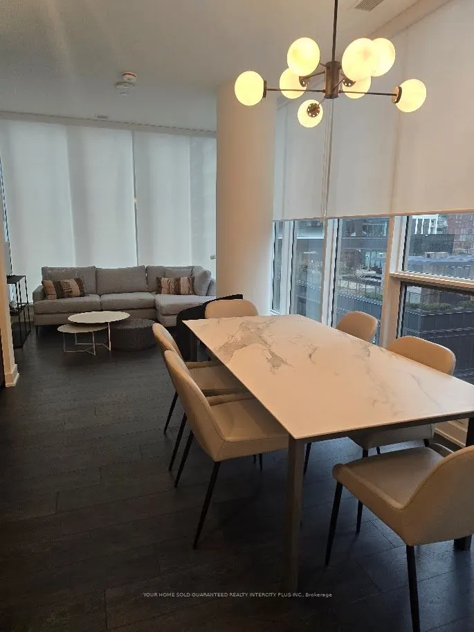 35 Mercer Street W #811