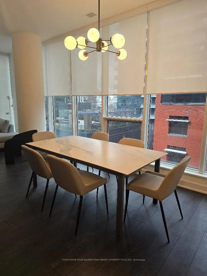 35 Mercer Street W #811