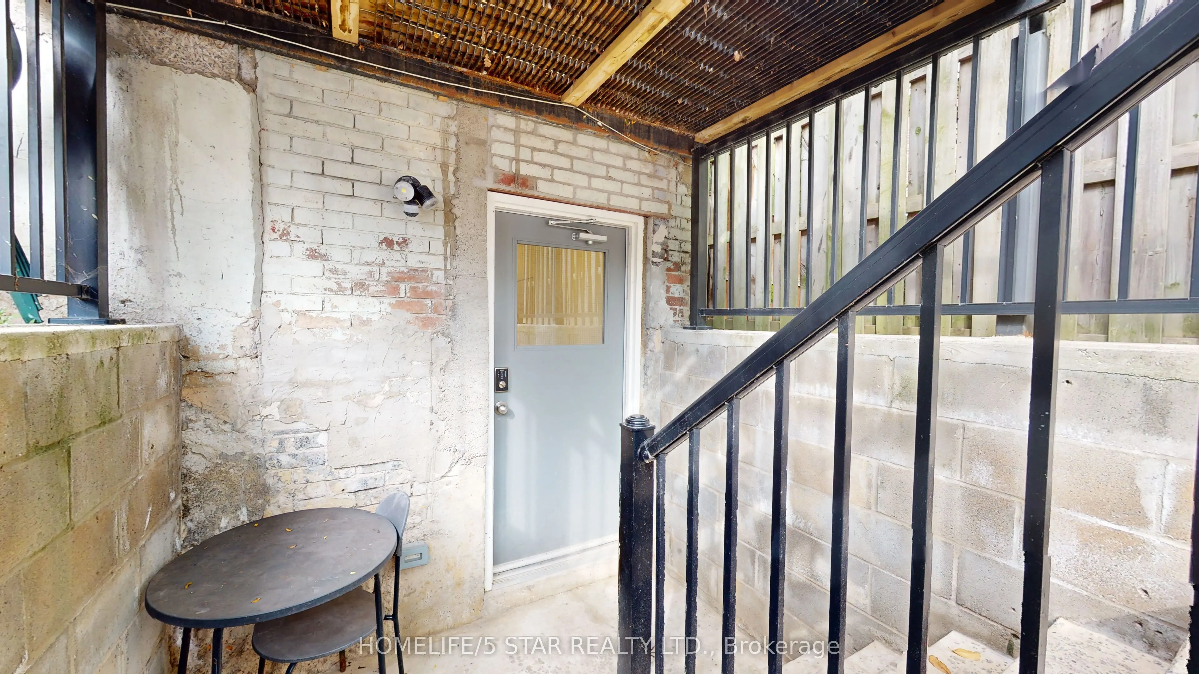45 Dewson Street #Bsmt Apt