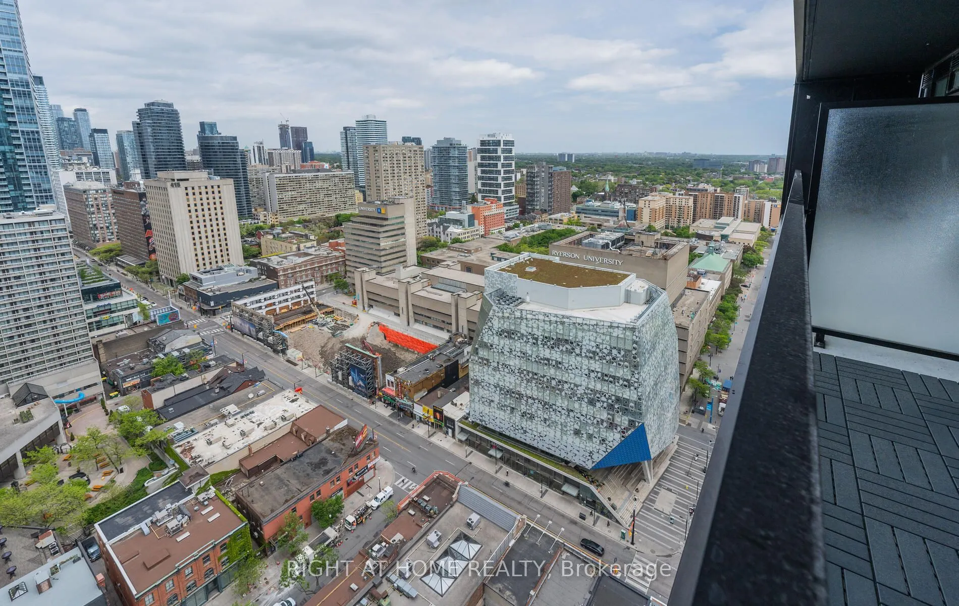 20 Edward Street #2701