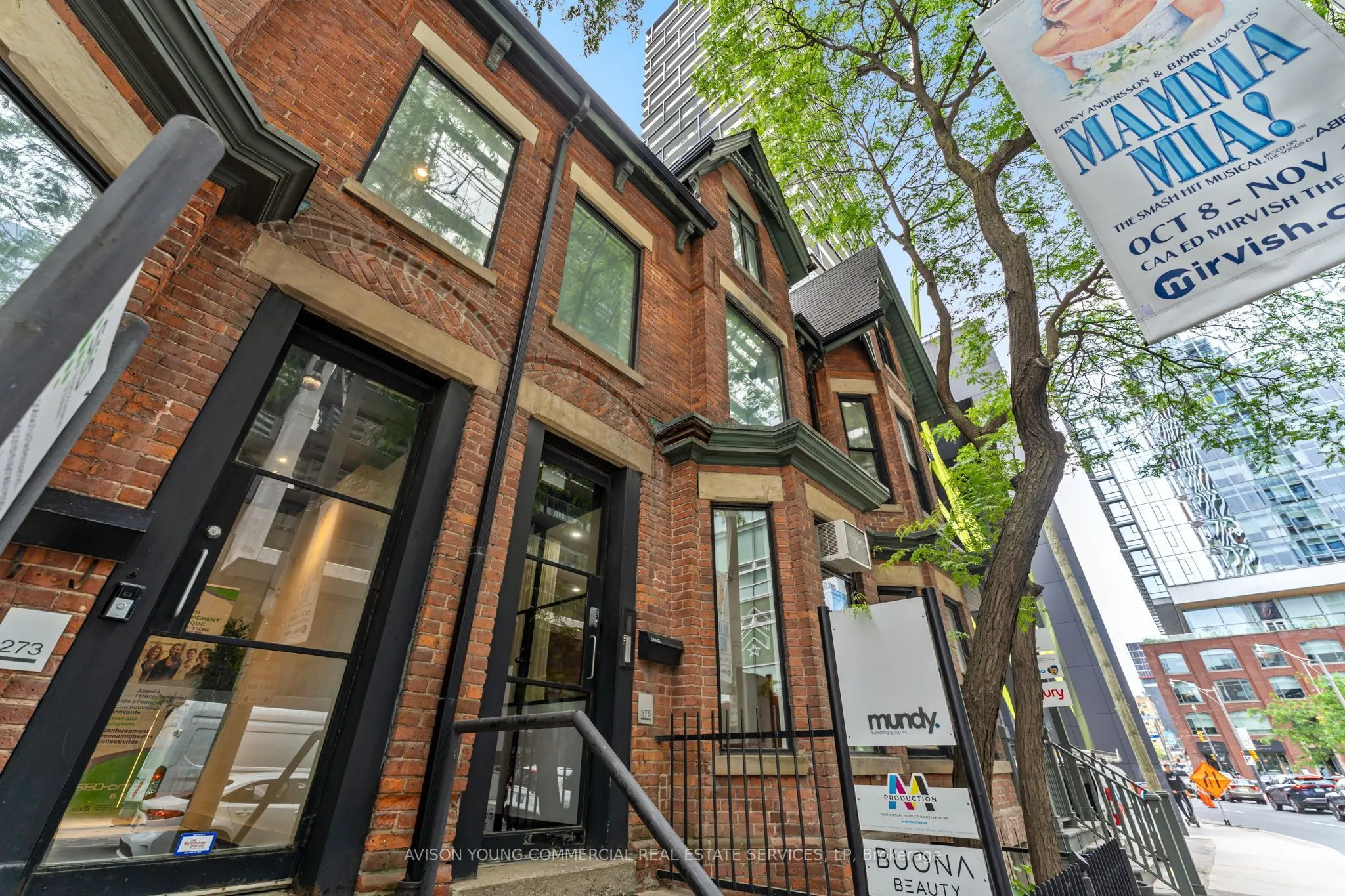 275 Richmond Street W