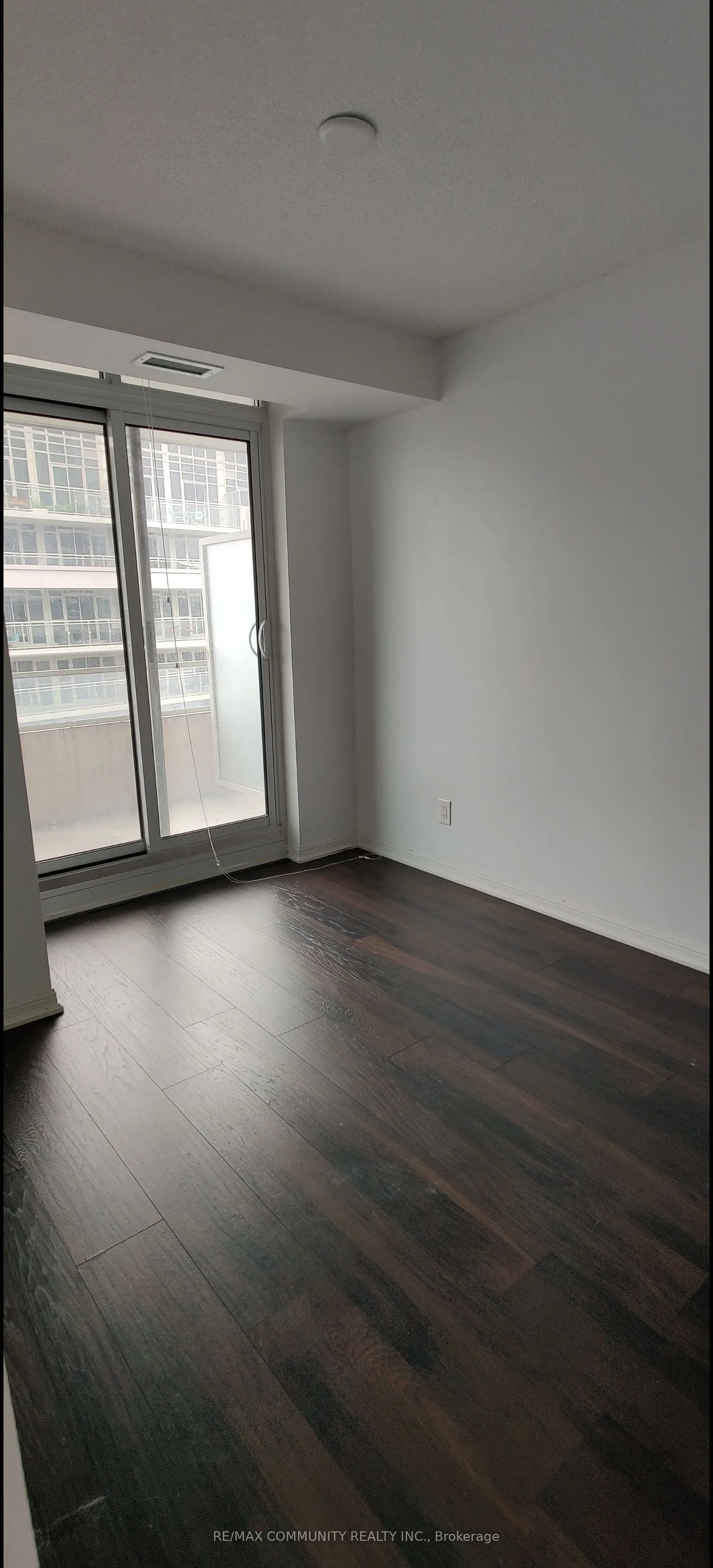 35 Bastion Street #1919