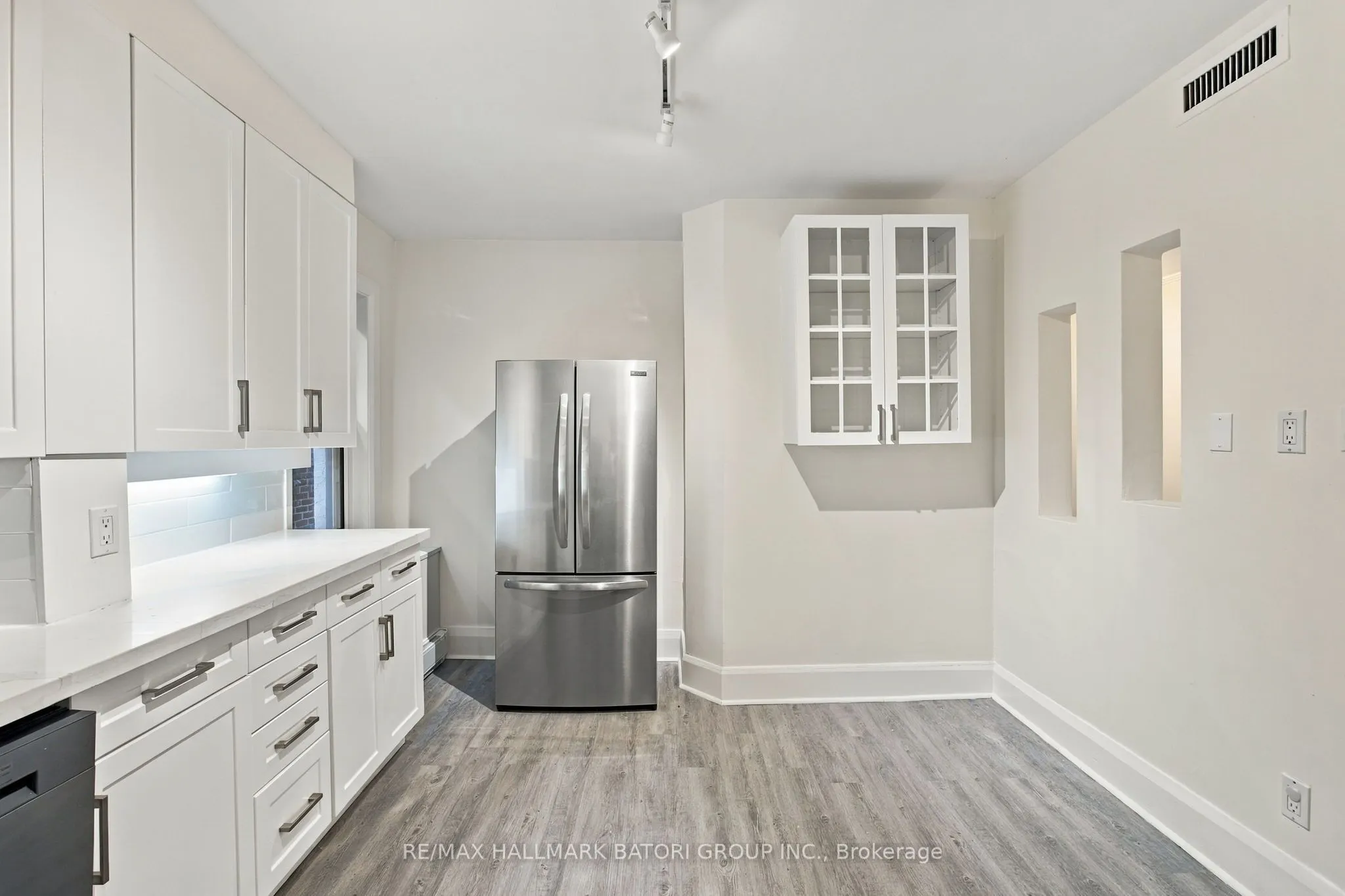 479 Oriole Parkway #Main