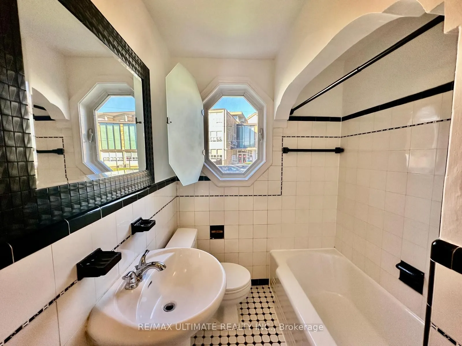 5 Warwick Avenue #3