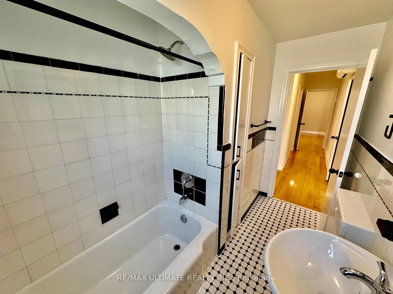 5 Warwick Avenue #3