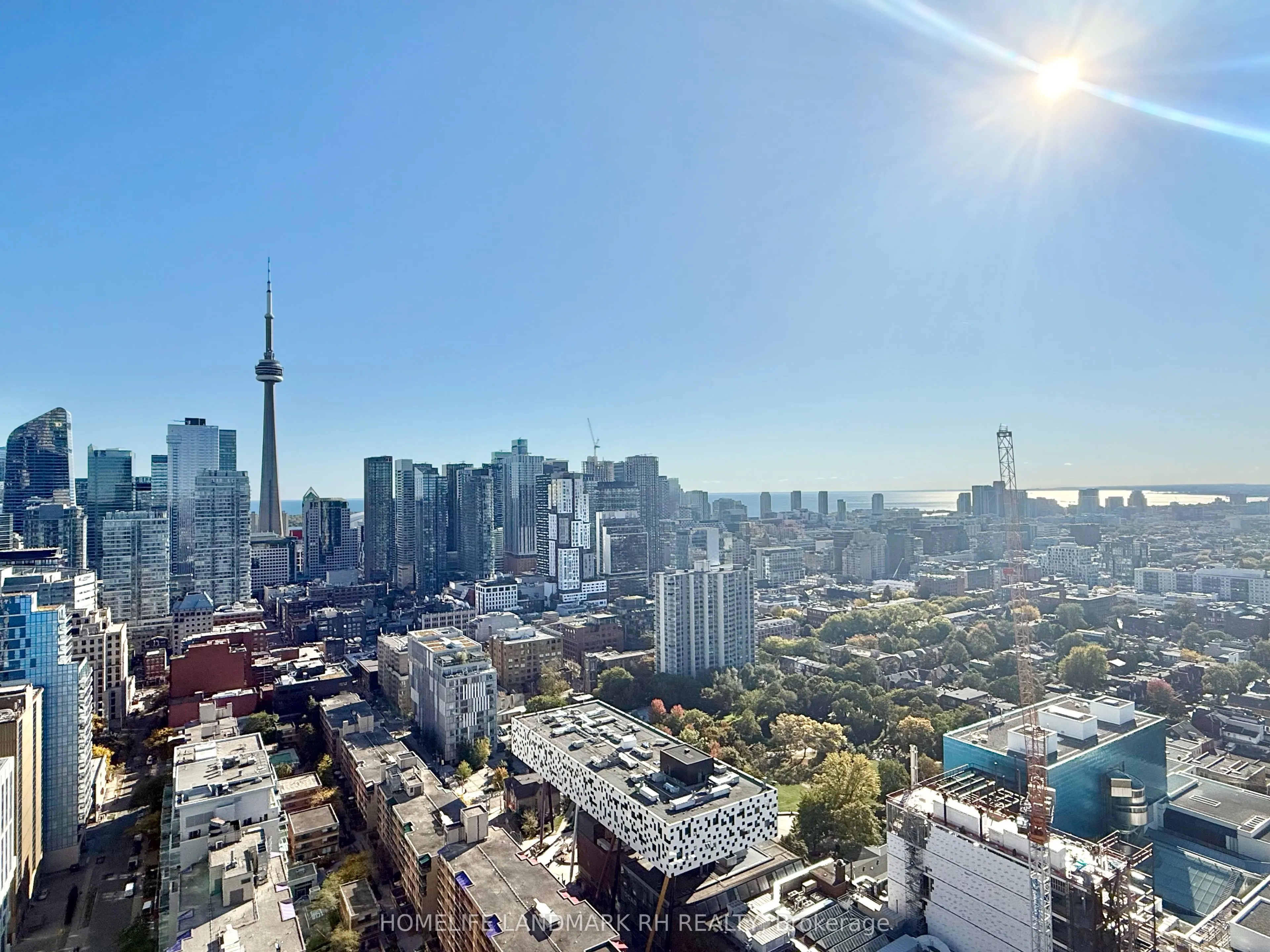 280 Dundas Street W #2706