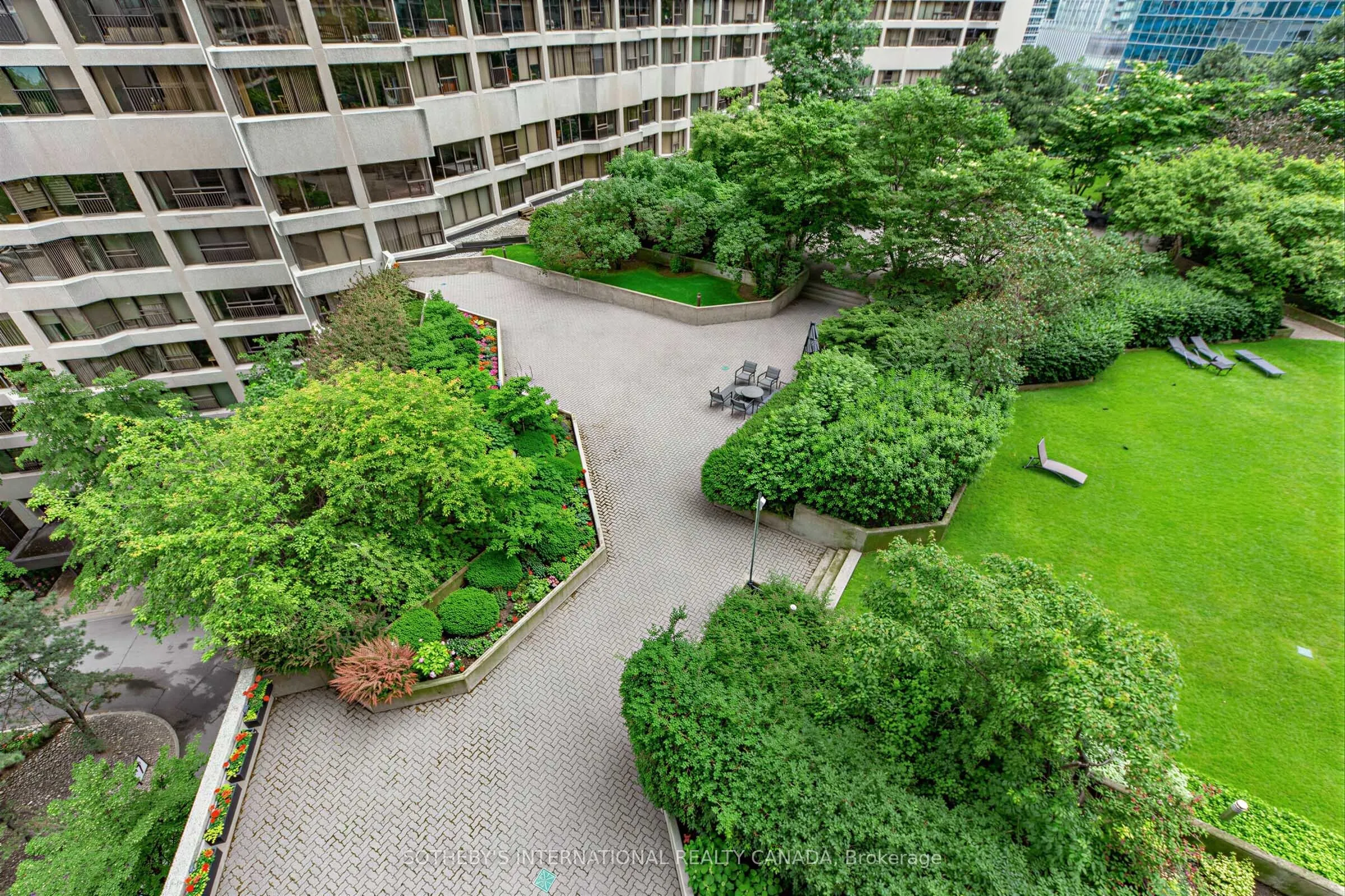 33 Harbour Square #1008