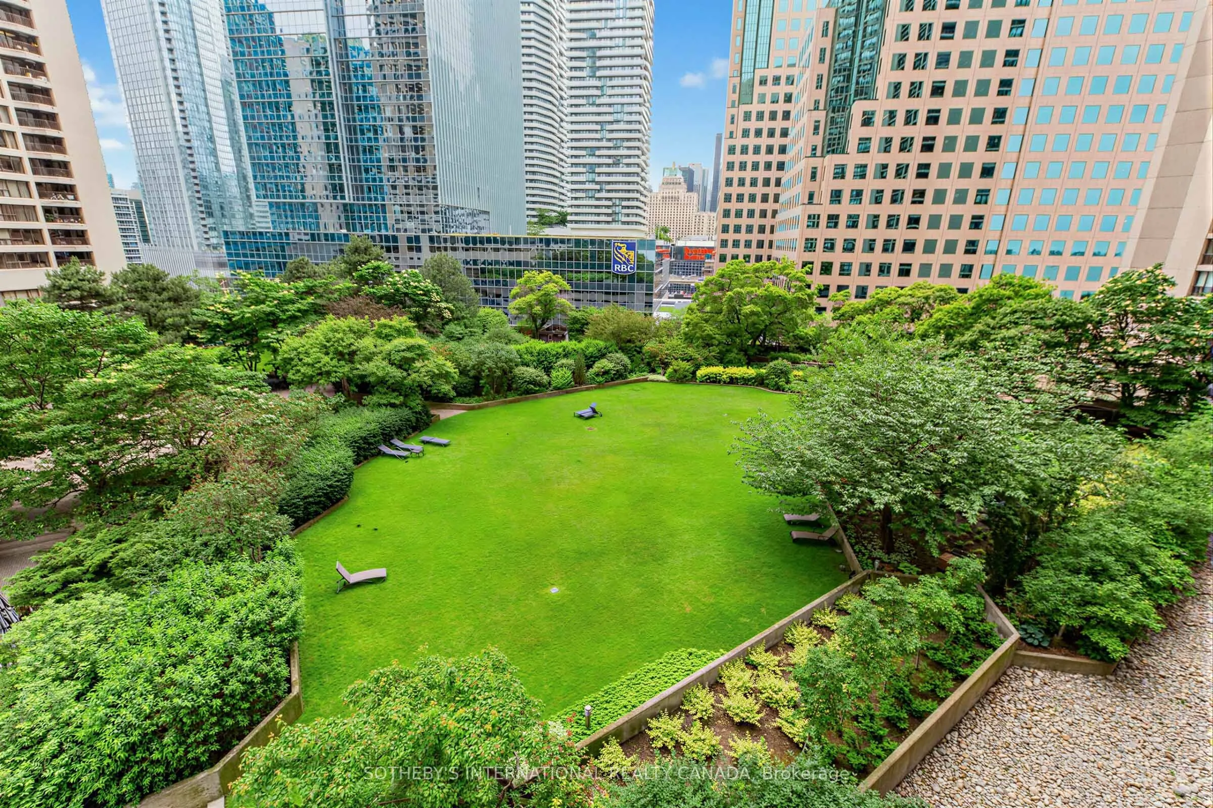33 Harbour Square #1008