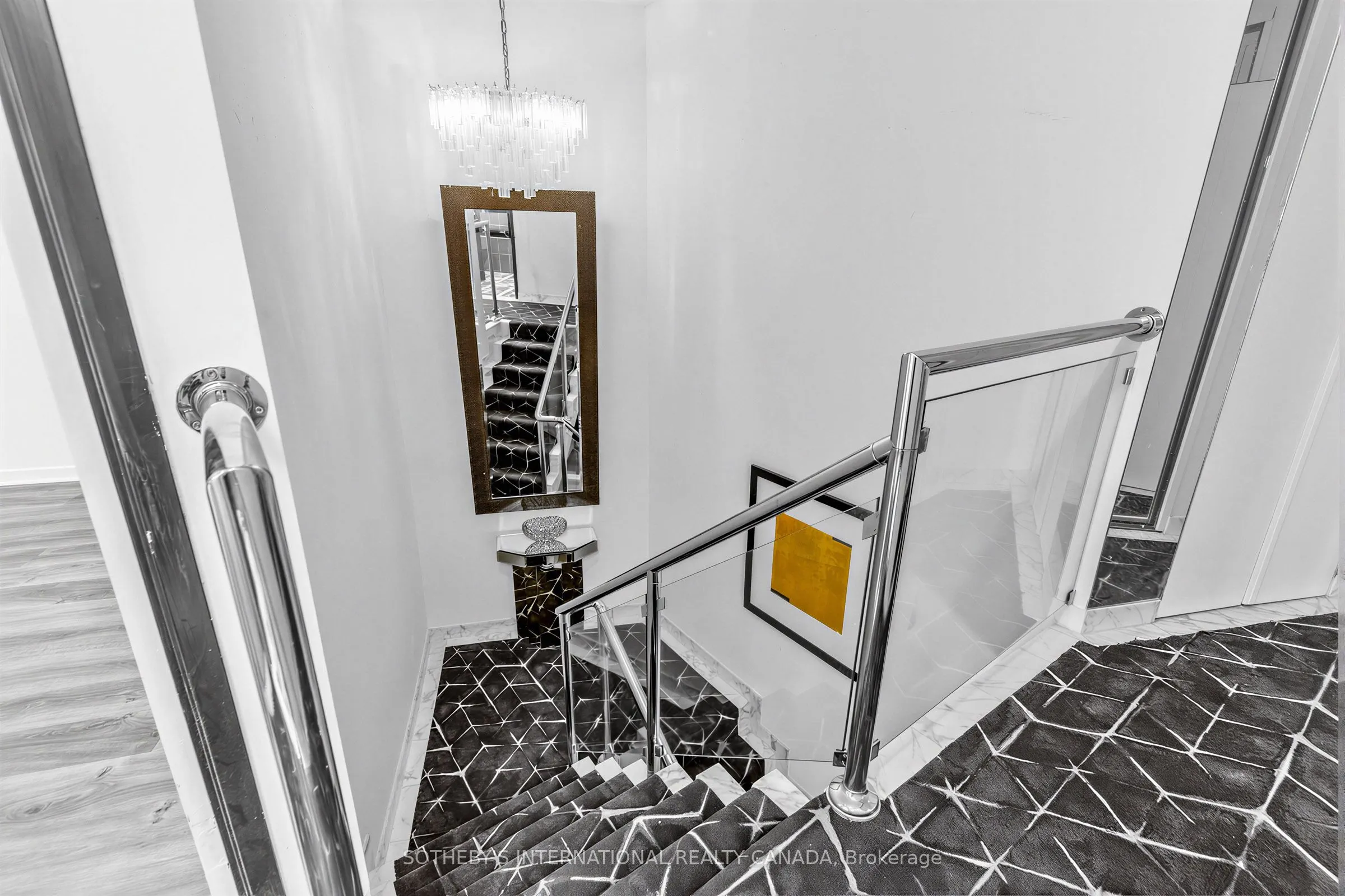 33 Harbour Square #1008