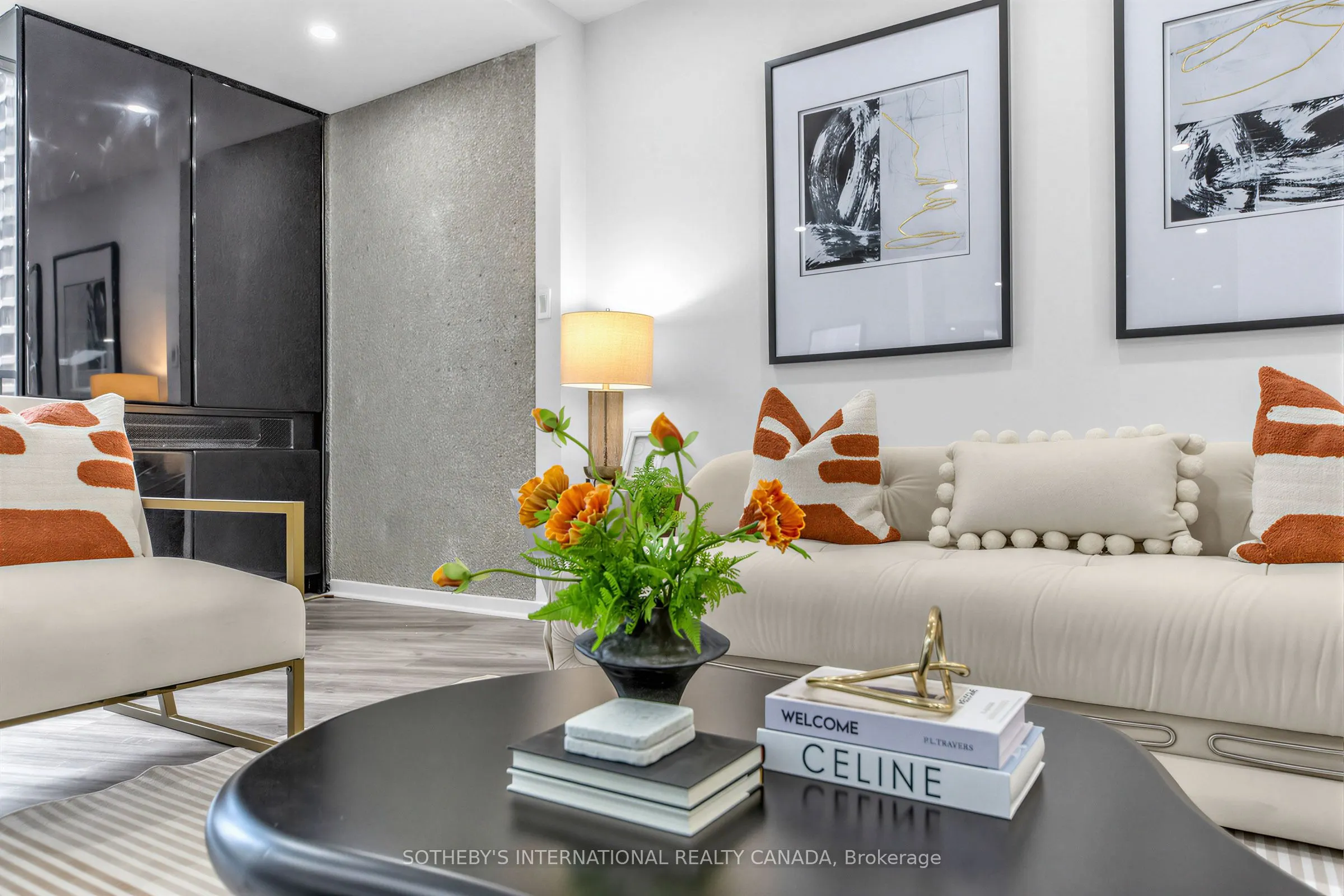 33 Harbour Square #1008