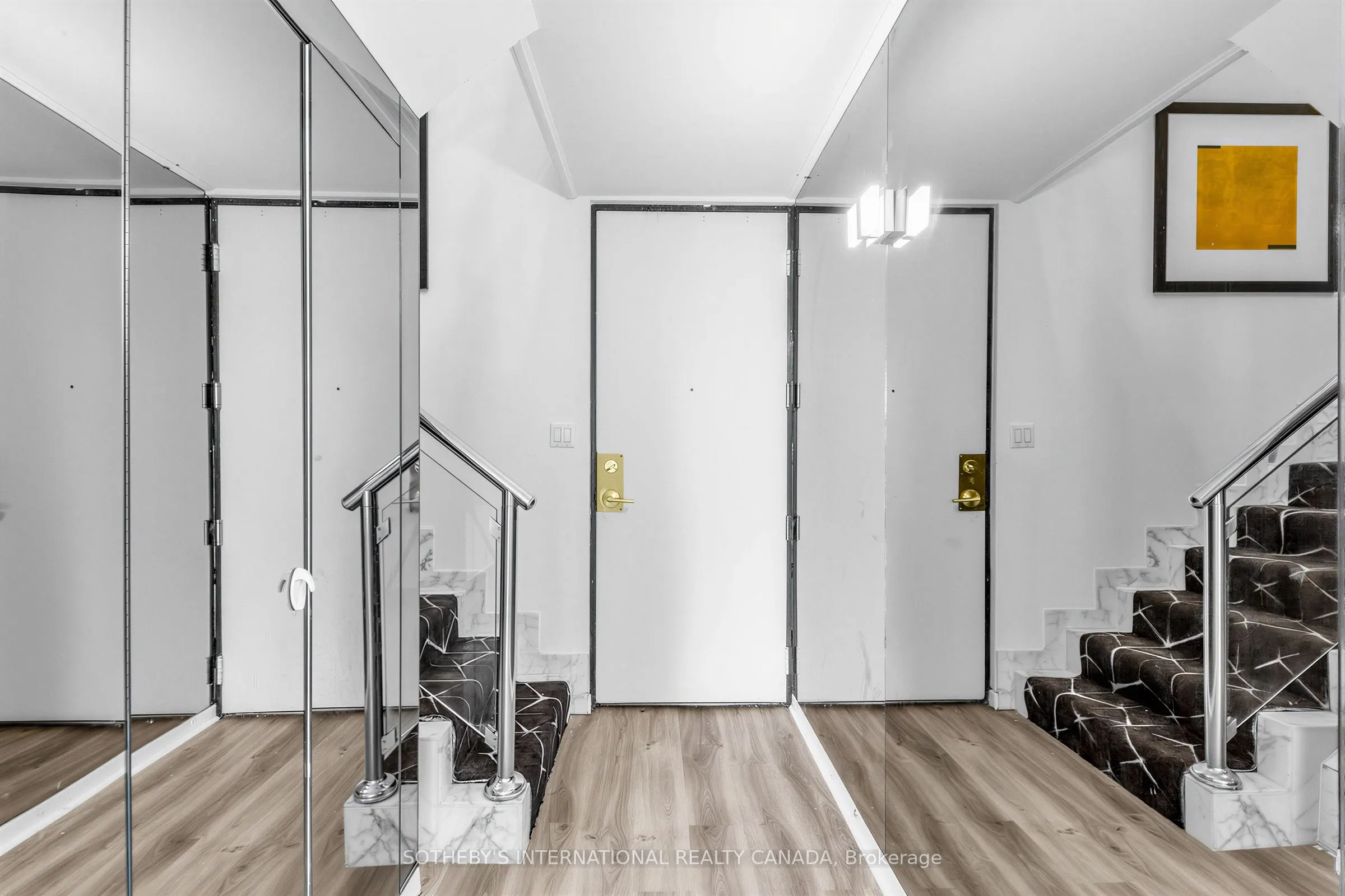 33 Harbour Square #1008