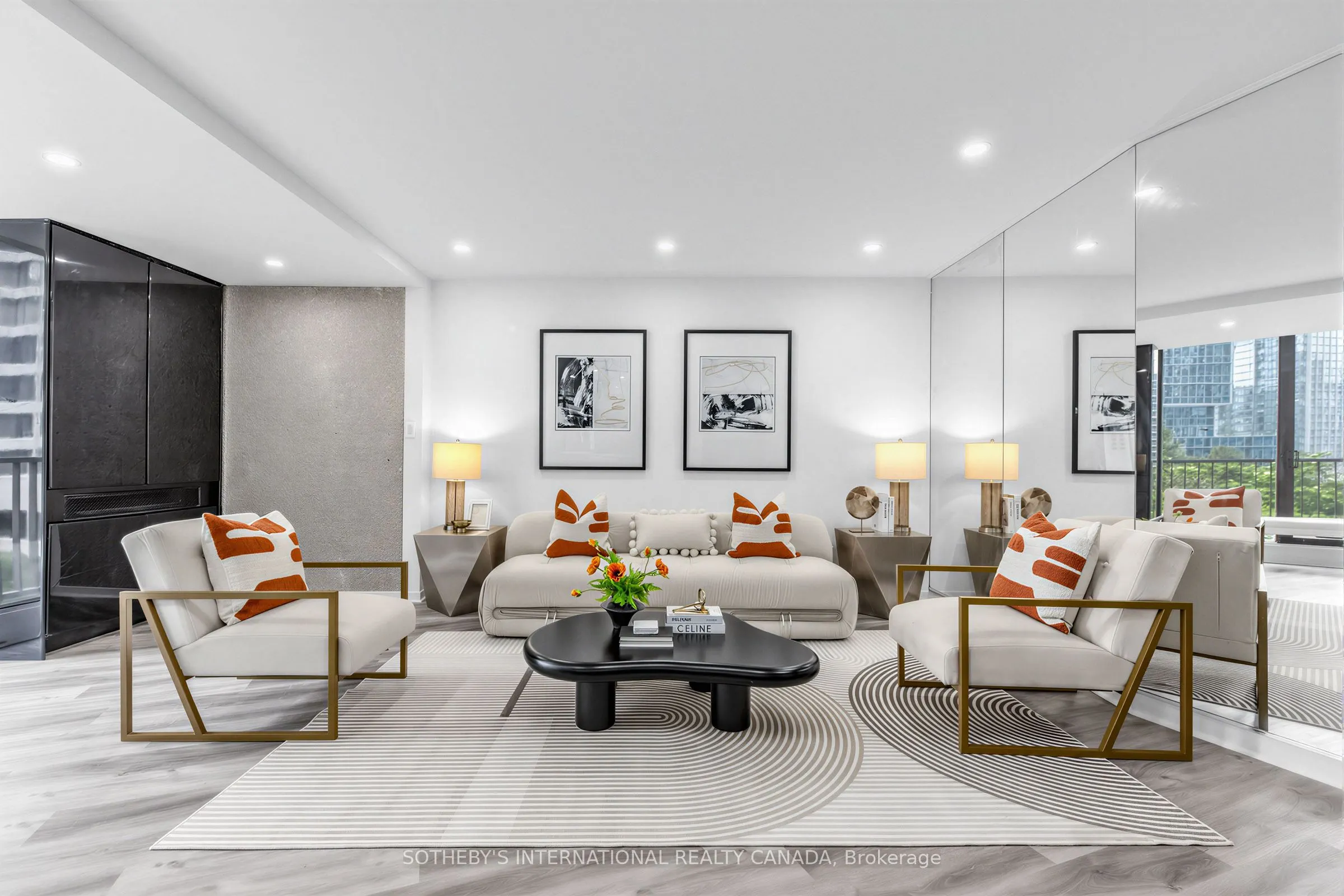 33 Harbour Square #1008