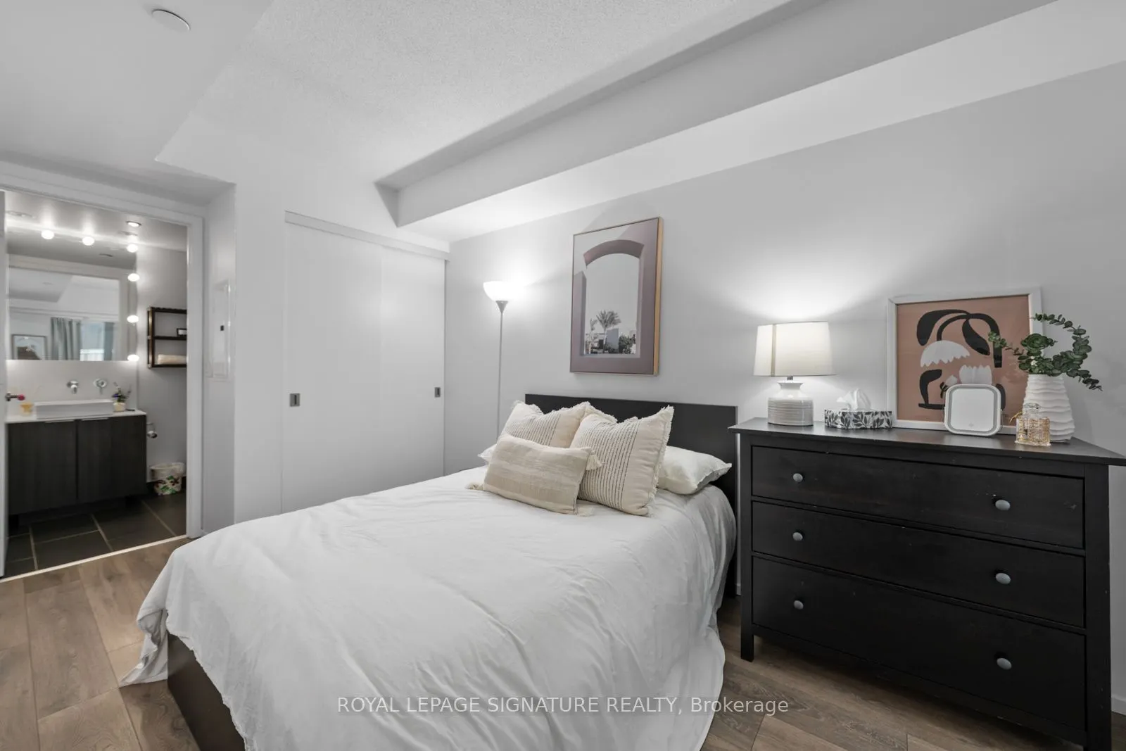 159 Dundas Street E #505