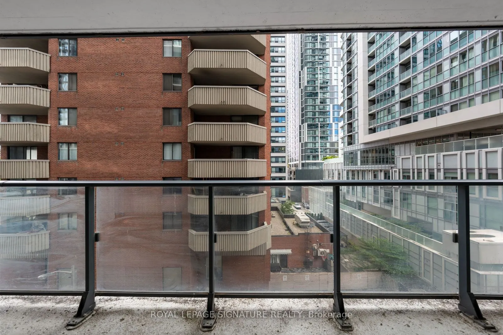 159 Dundas Street E #505