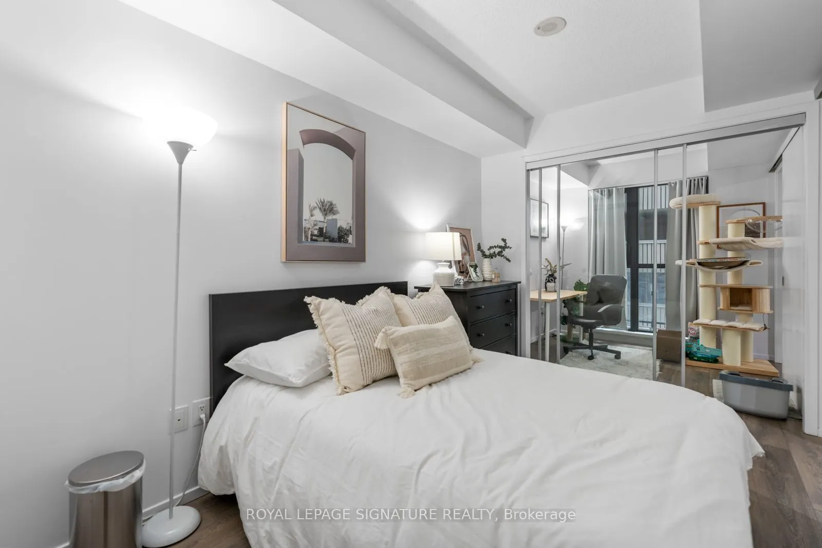 159 Dundas Street E #505