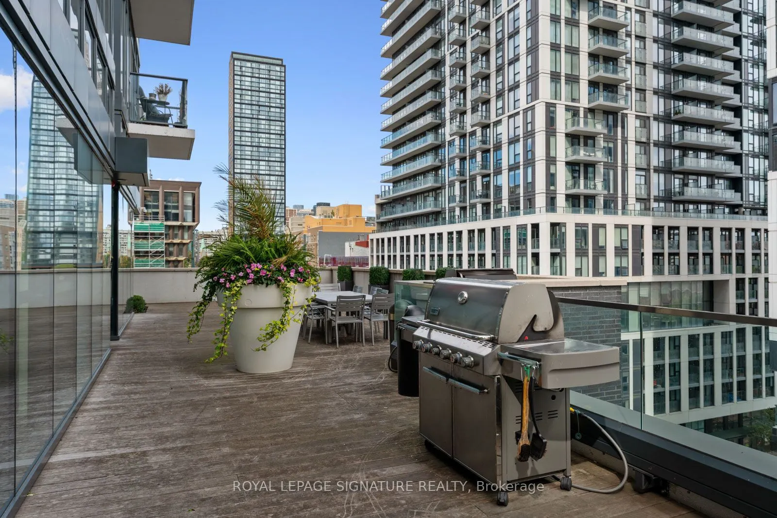 159 Dundas Street E #505
