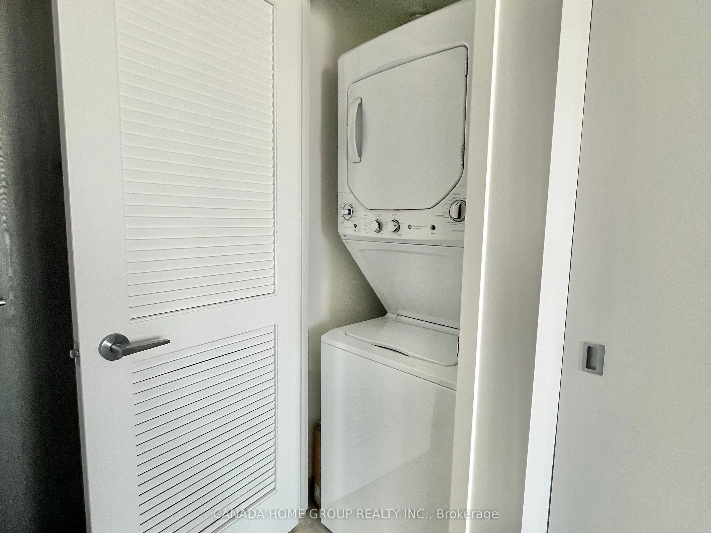 25 Richmond Street E #3201