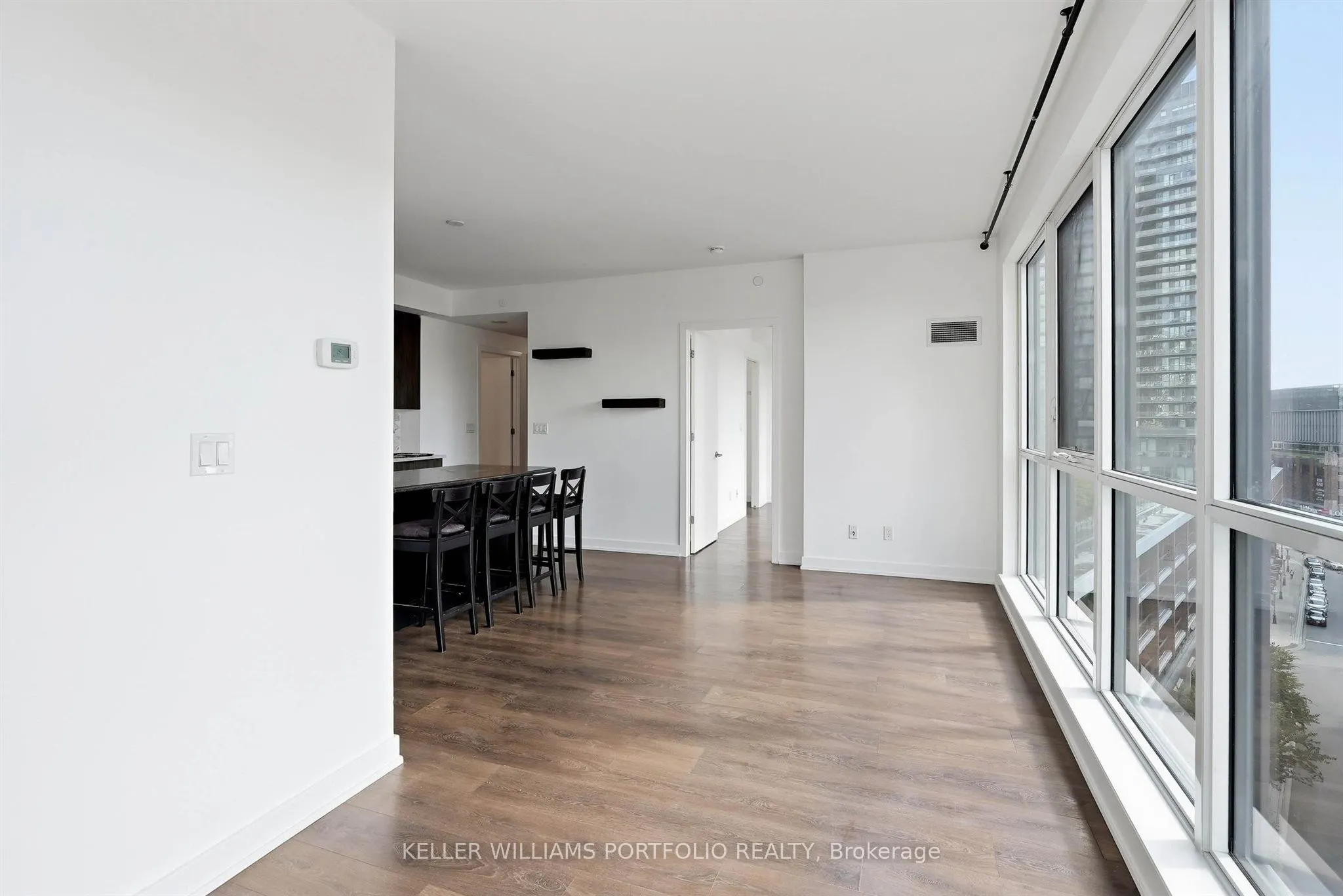 50 Bruyeres Mews #1009
