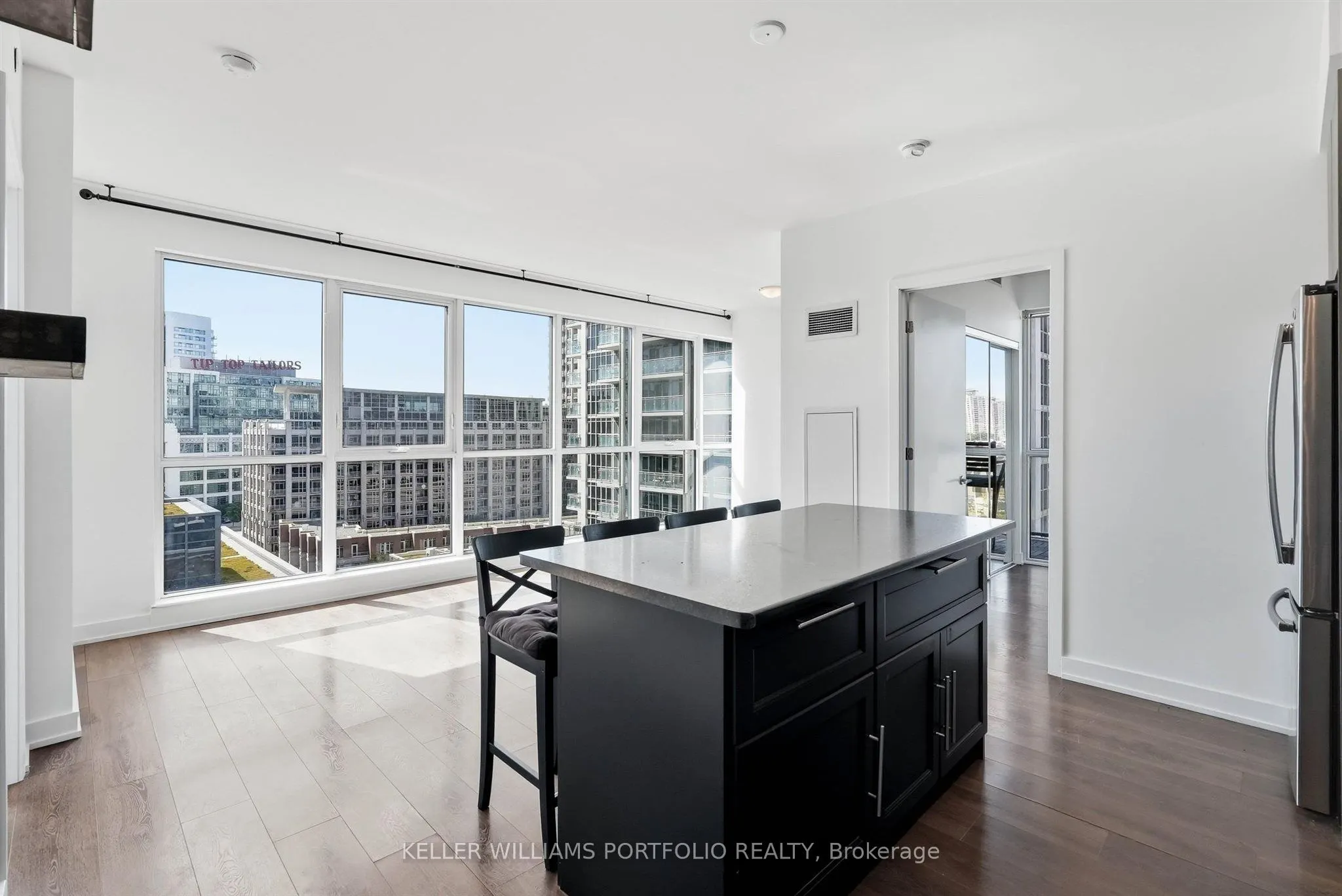 50 Bruyeres Mews #1009