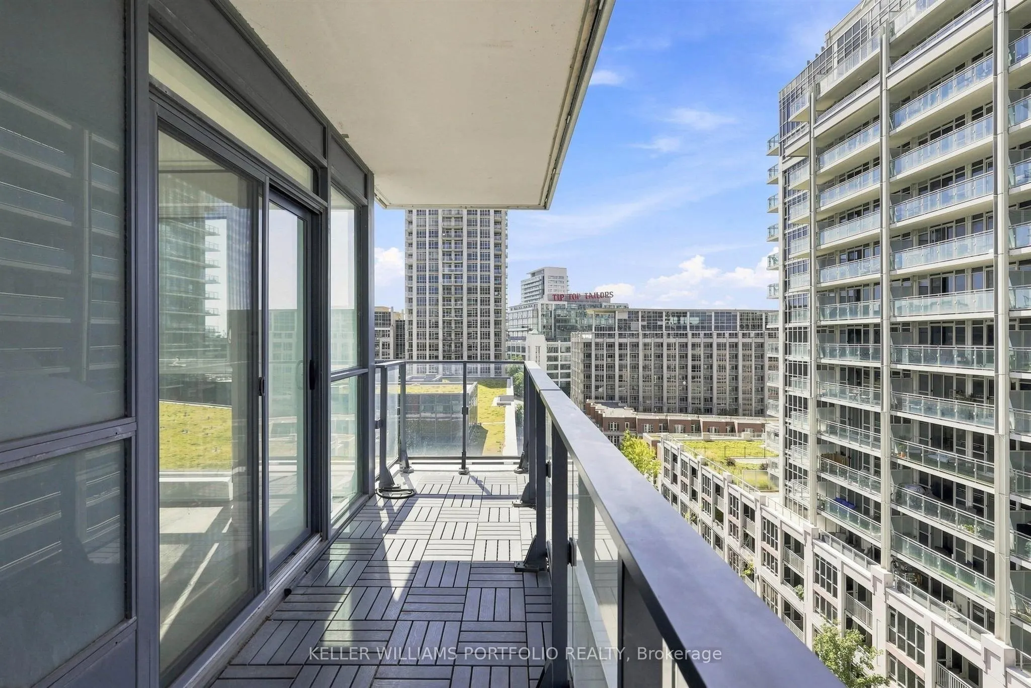 50 Bruyeres Mews #1009