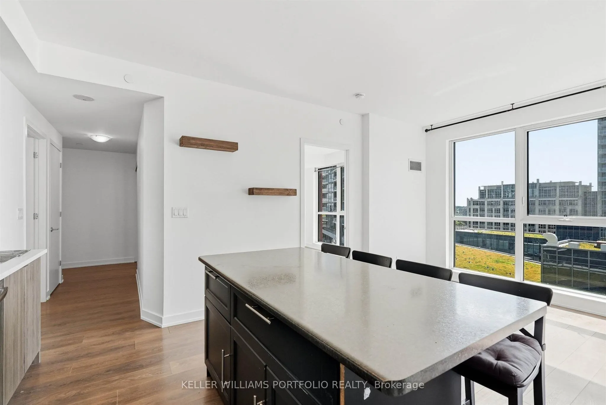 50 Bruyeres Mews #1009