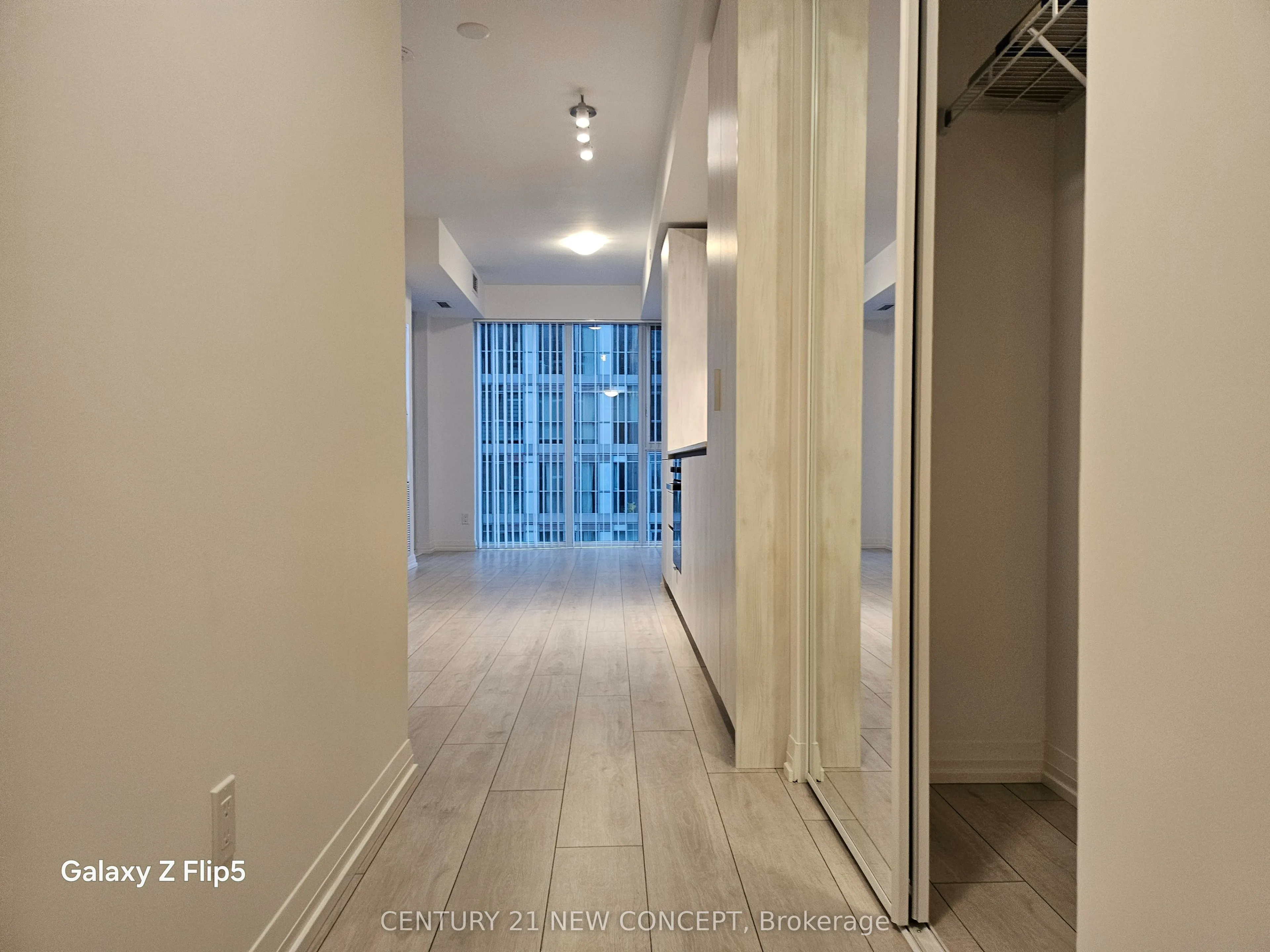 400 King Street W #3015