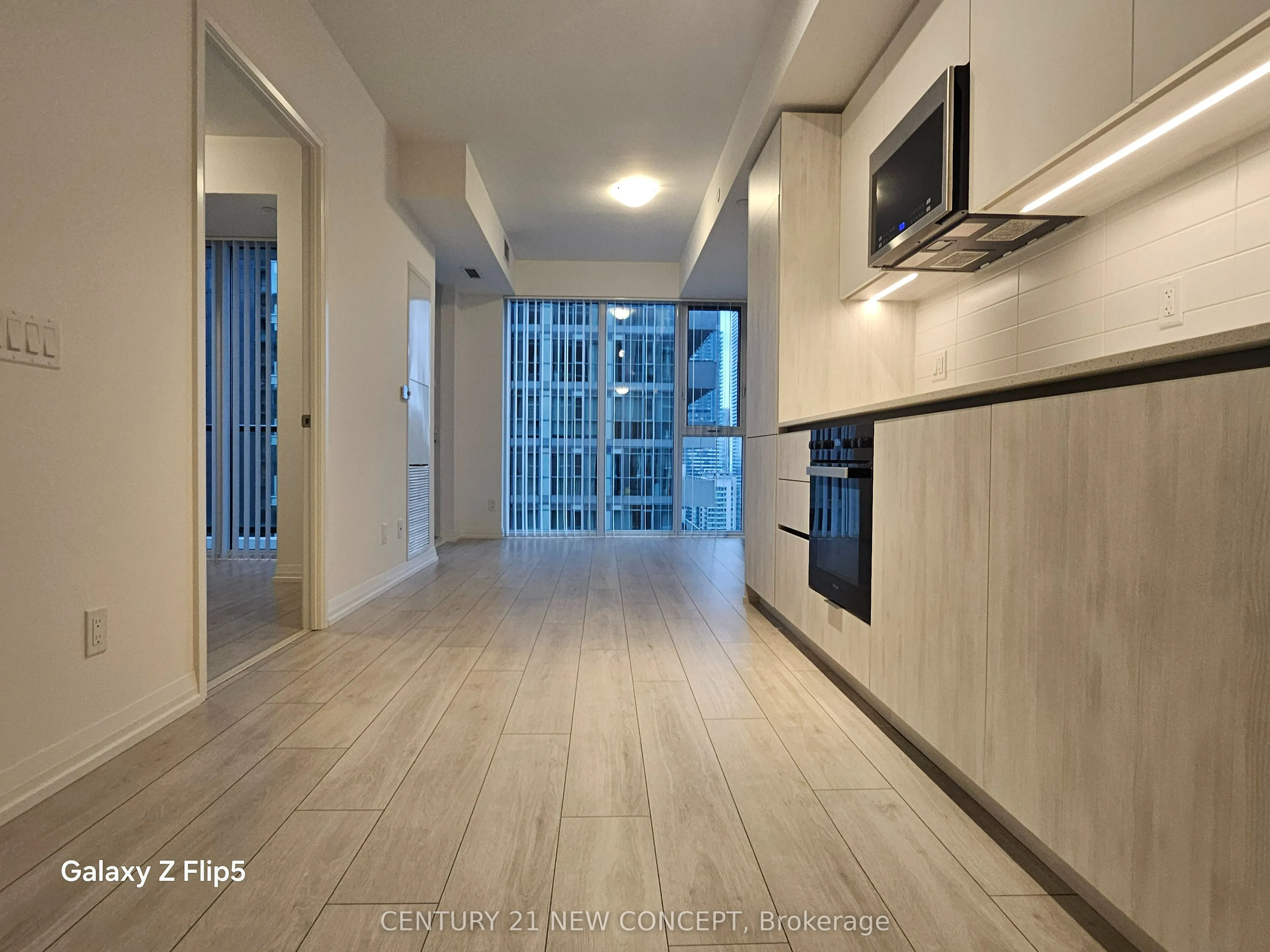 400 King Street W #3015