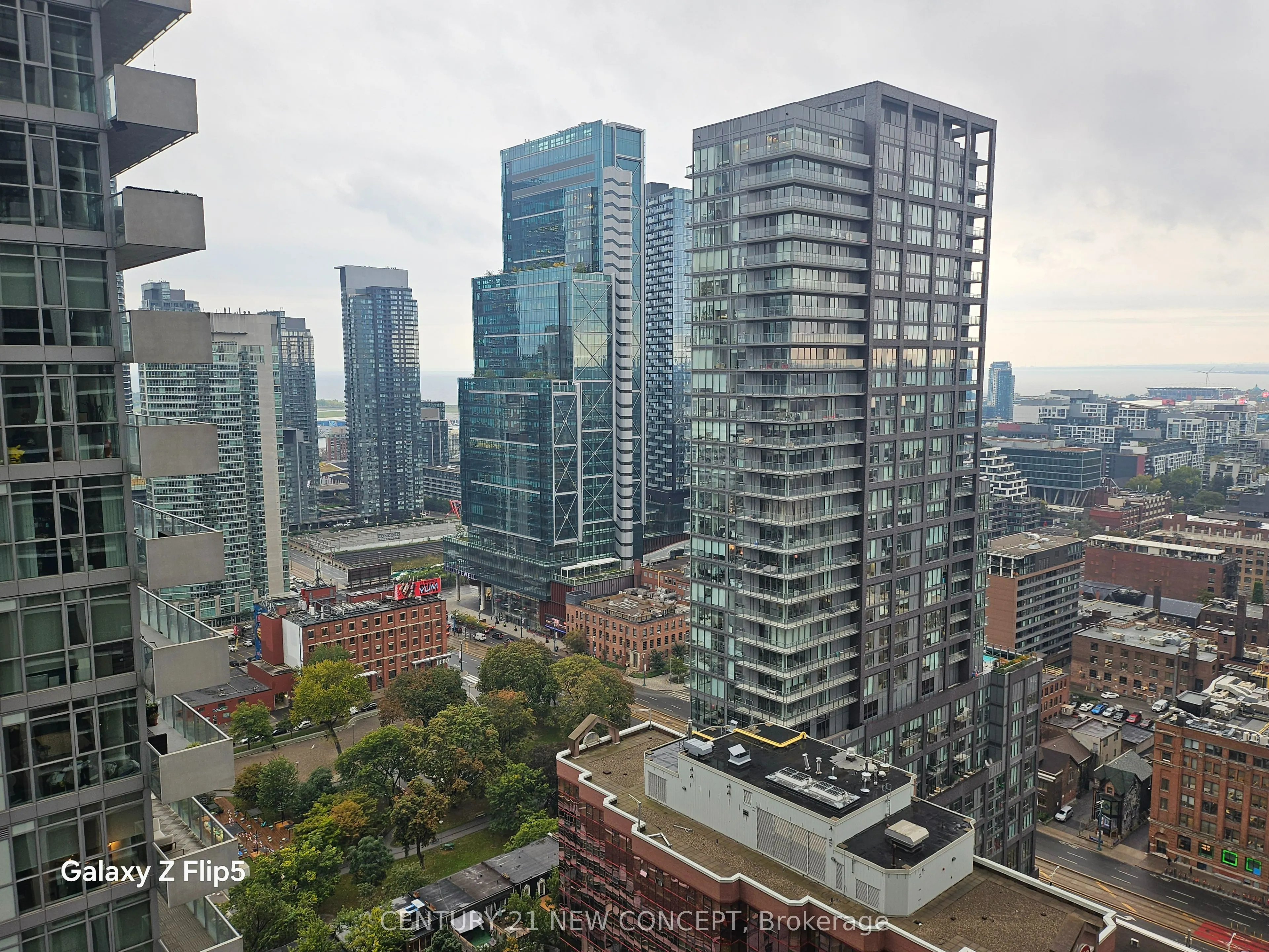 400 King Street W #3015