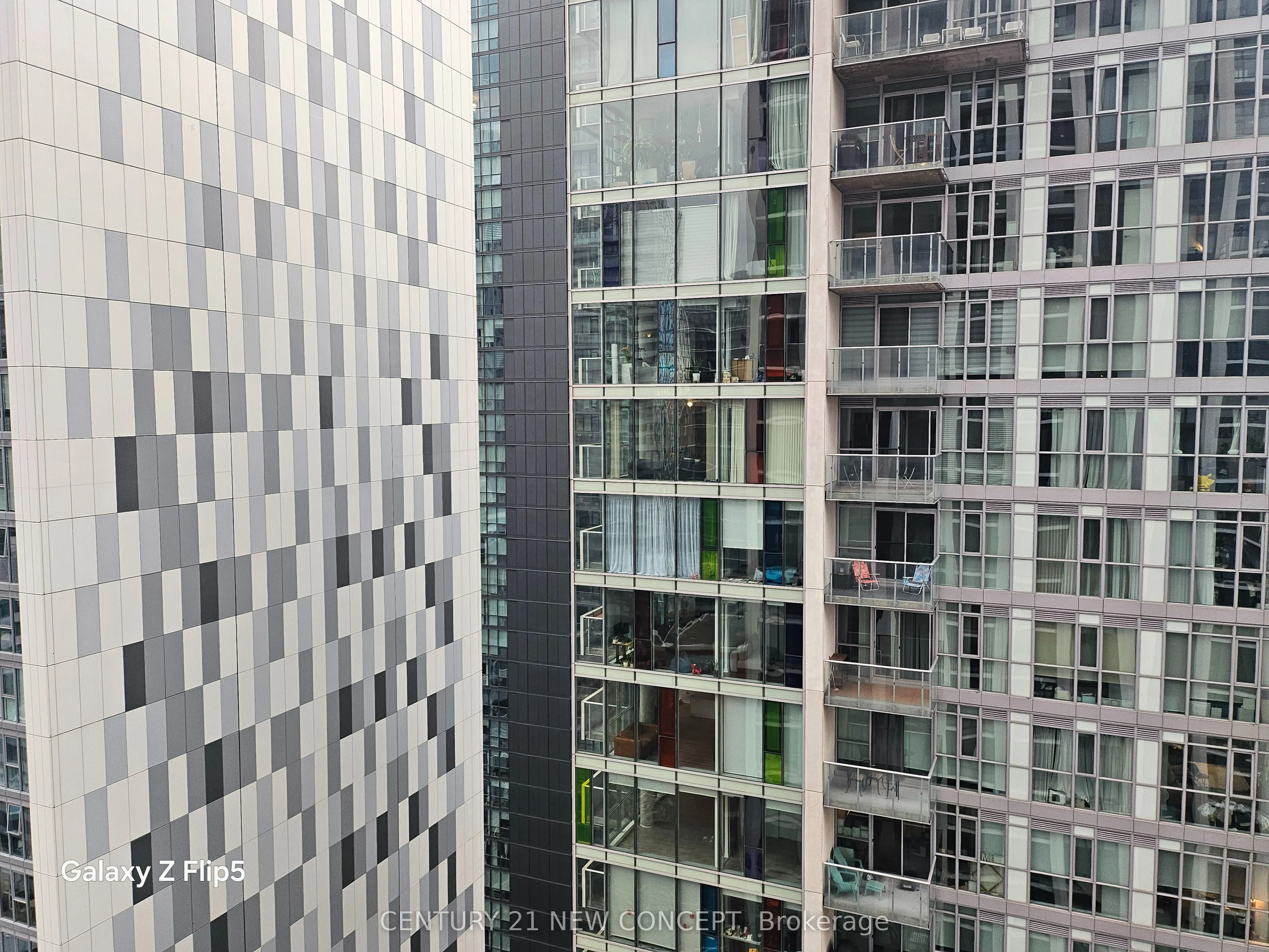 400 King Street W #3015
