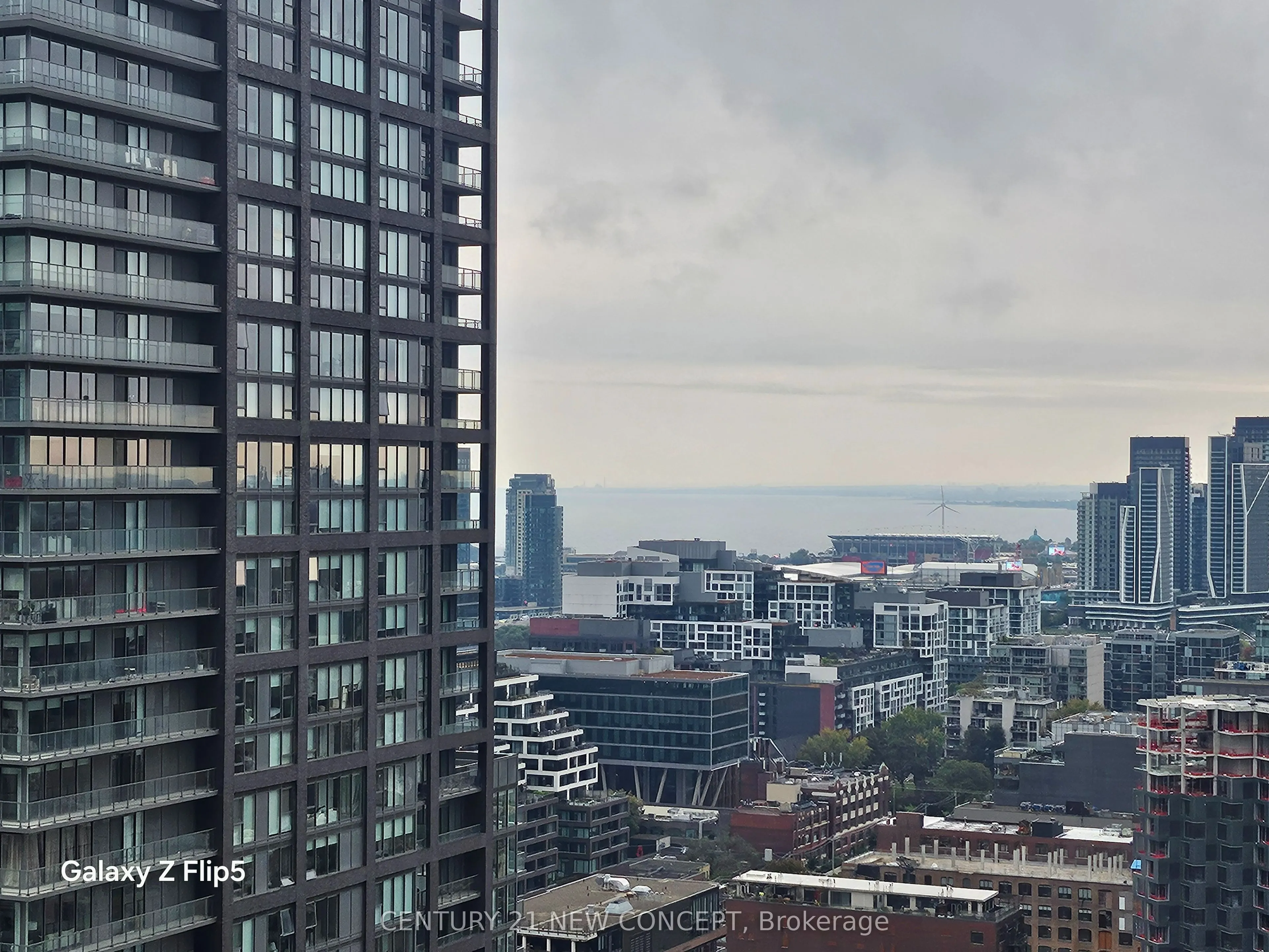 400 King Street W #3015