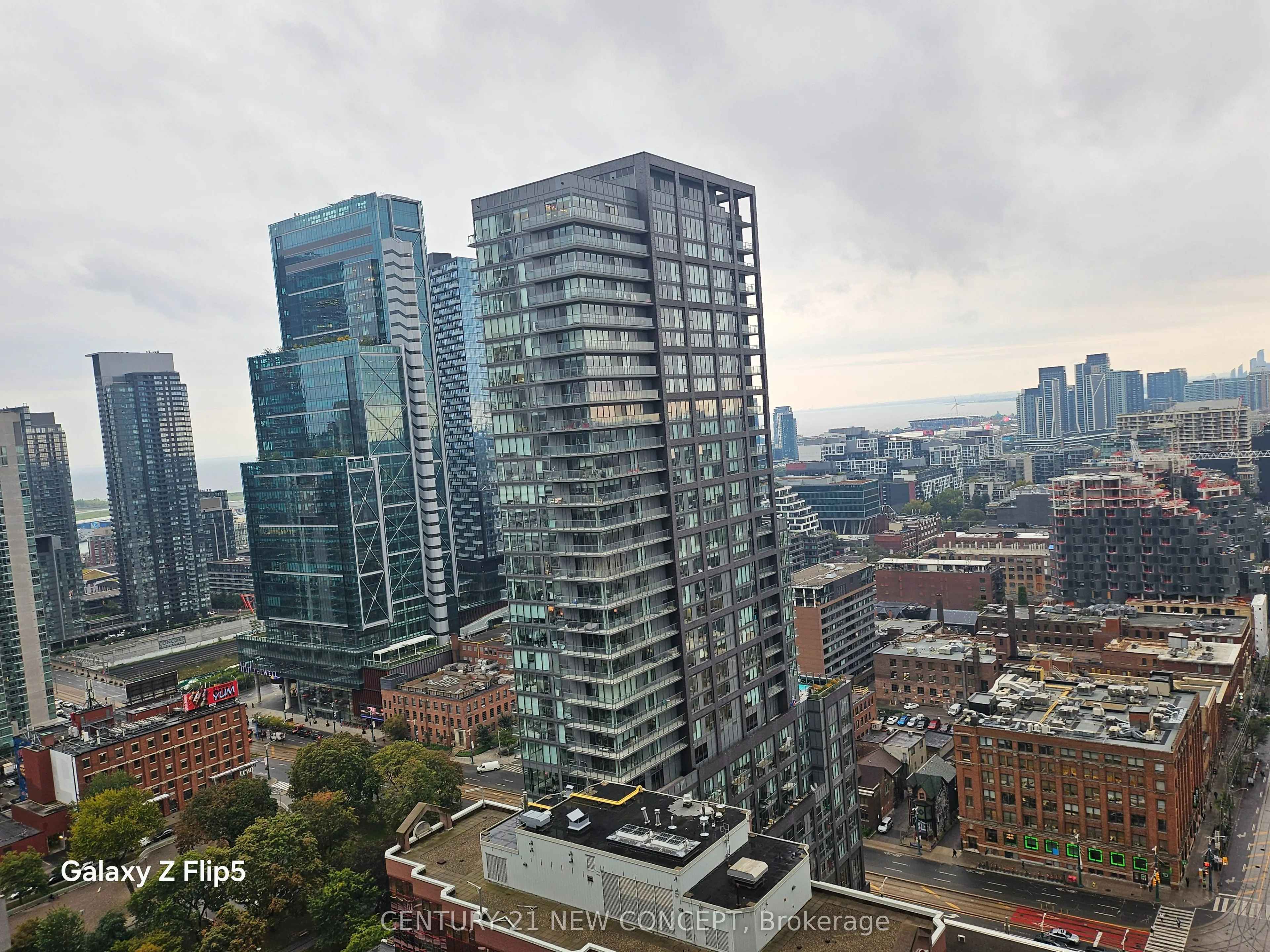 400 King Street W #3015