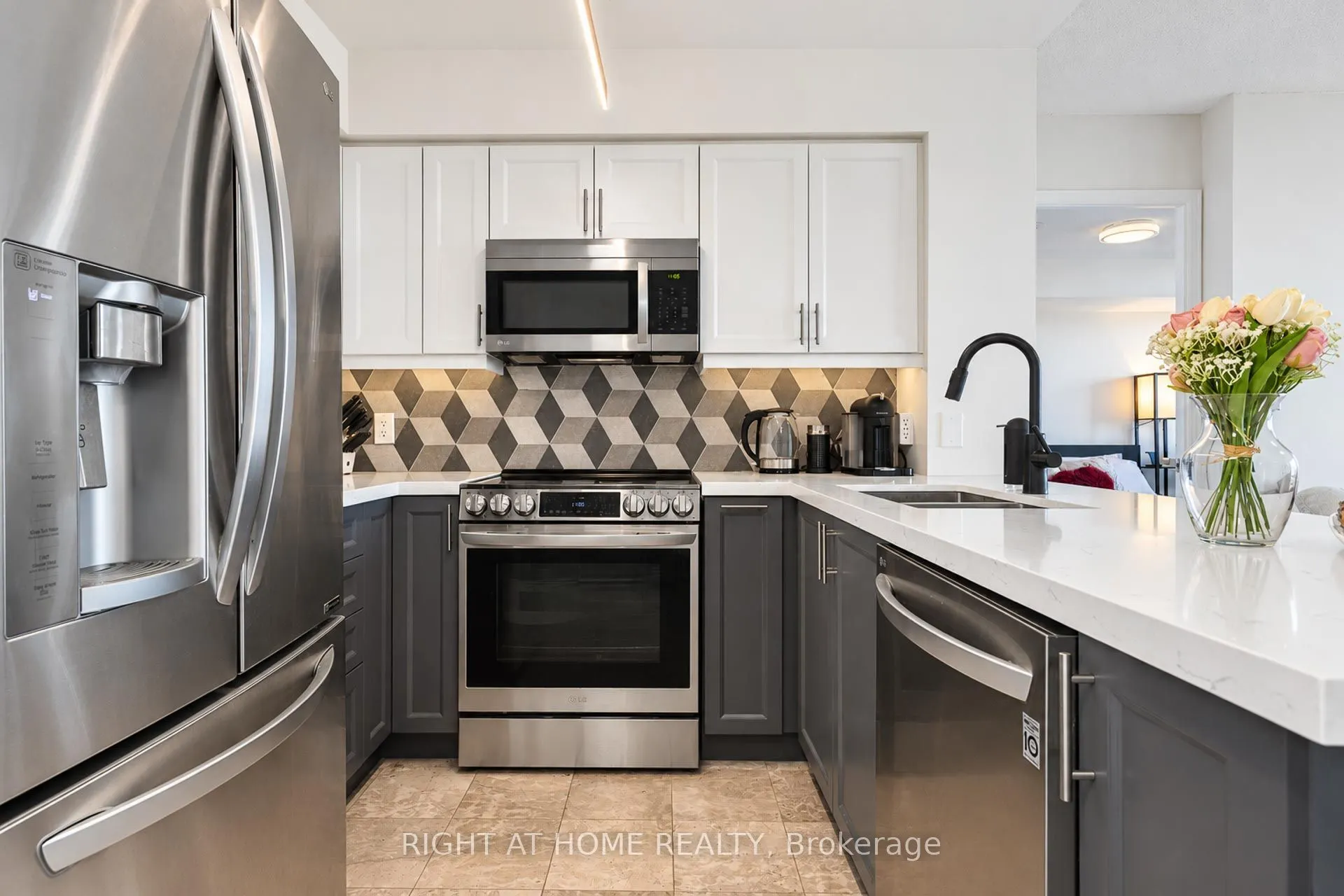 35 Hollywood Avenue #2022
