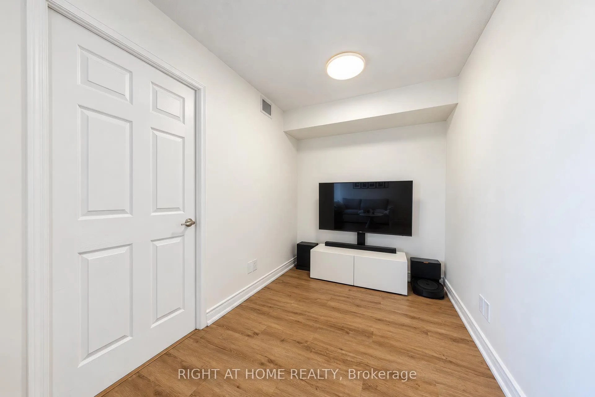 35 Hollywood Avenue #2022