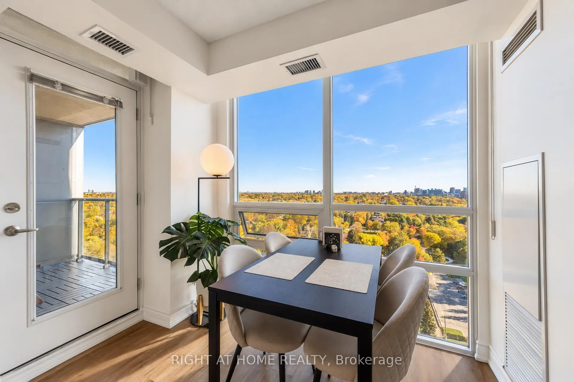 35 Hollywood Avenue #2022