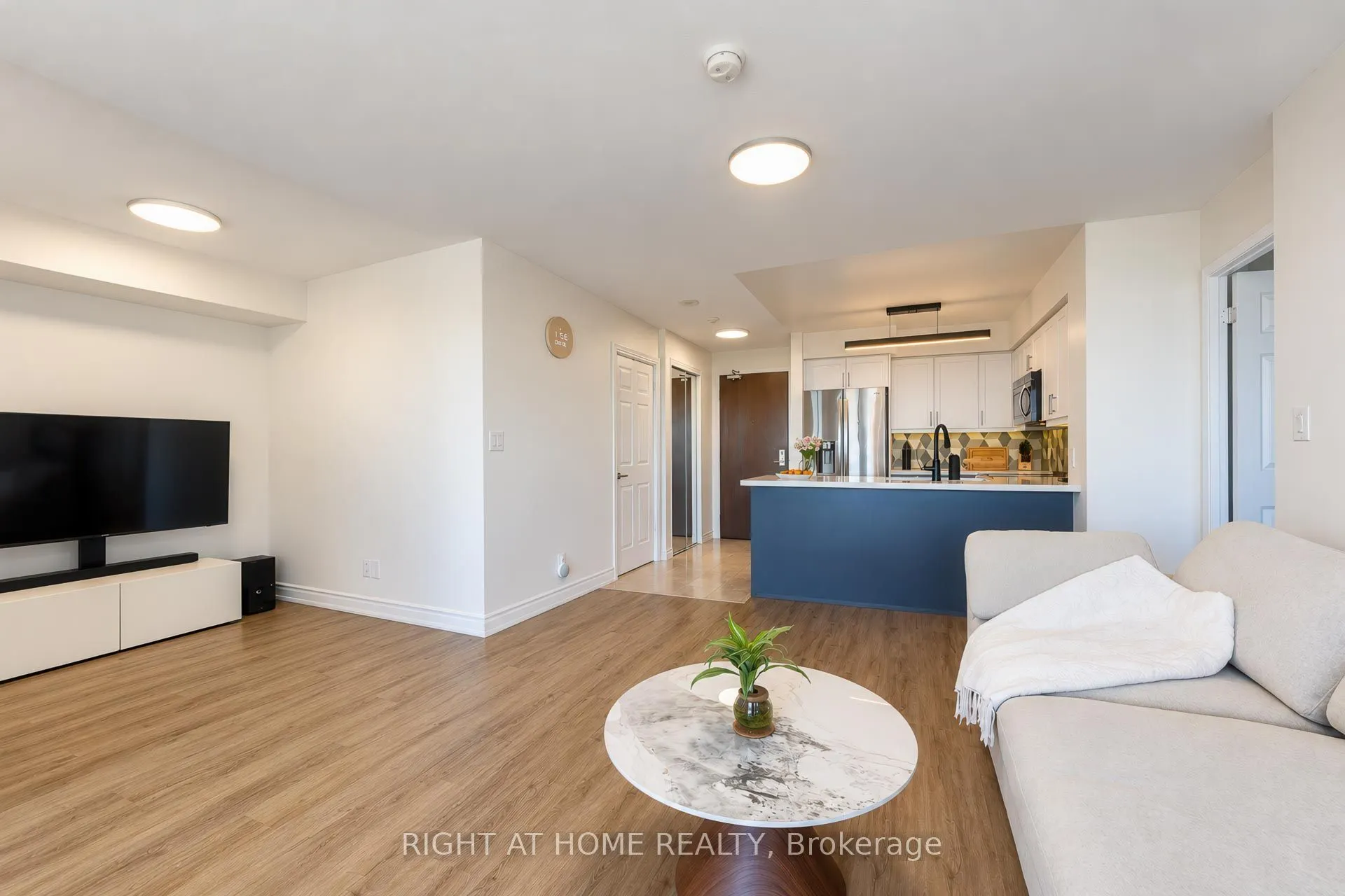 35 Hollywood Avenue #2022