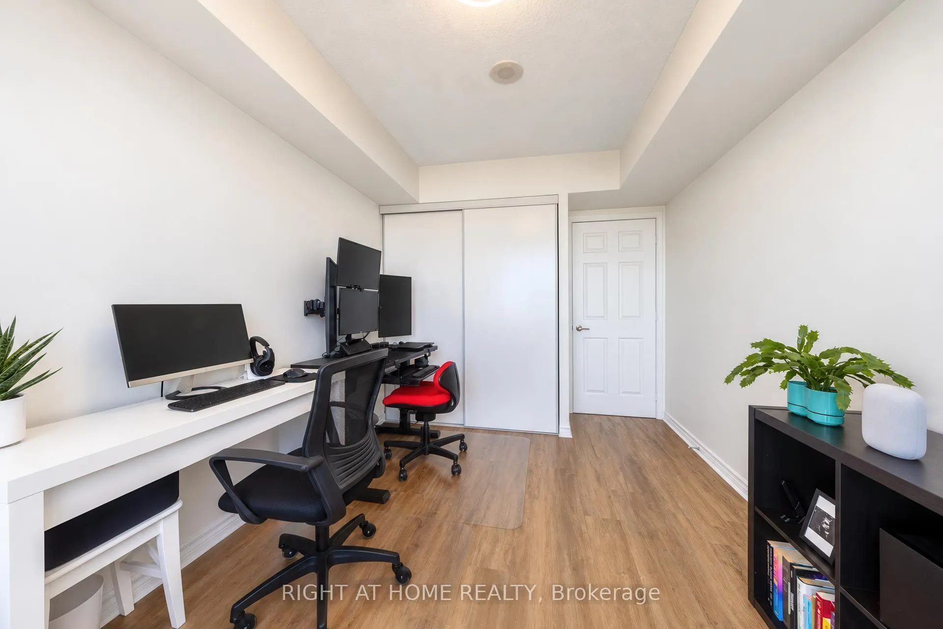 35 Hollywood Avenue #2022