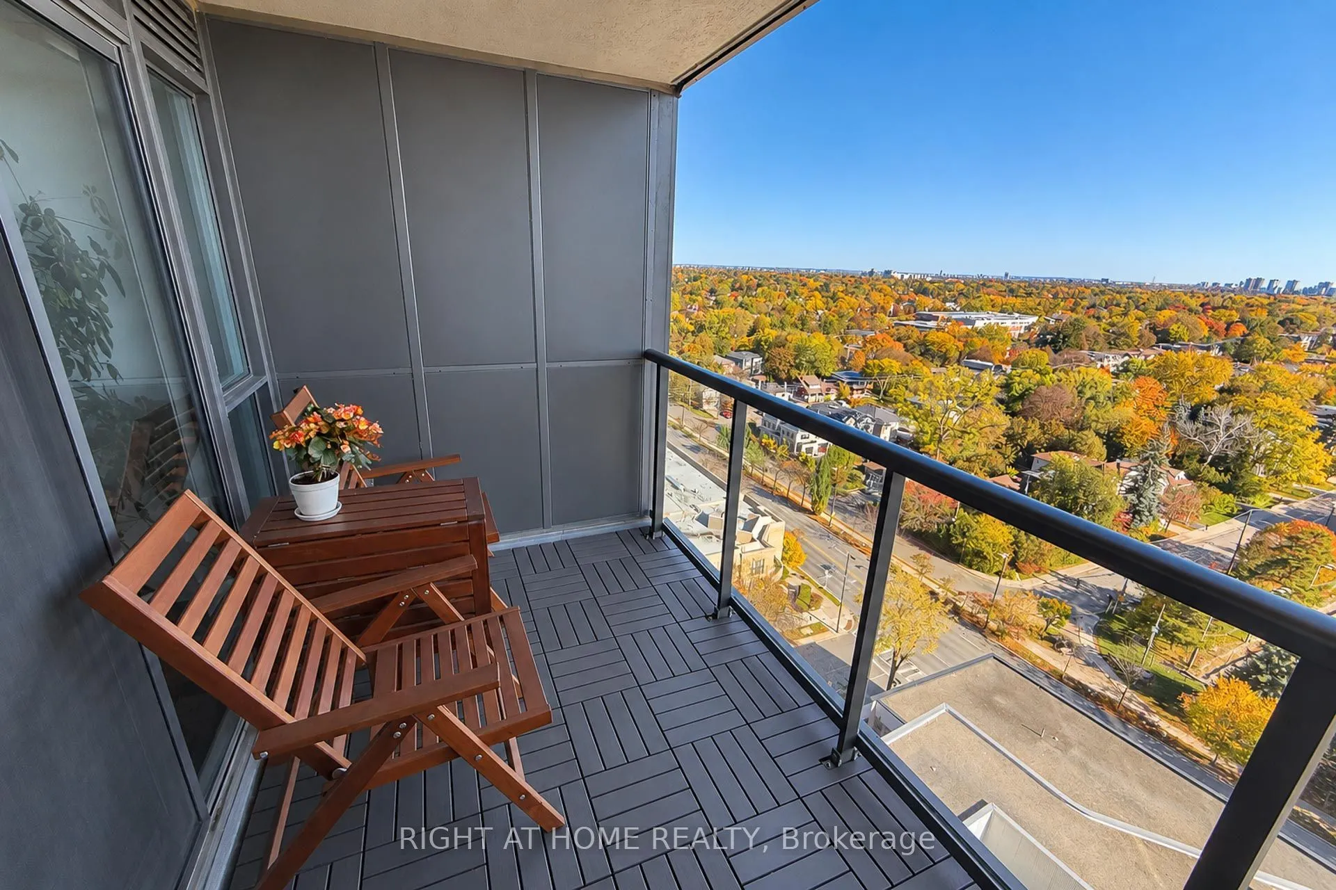 35 Hollywood Avenue #2022