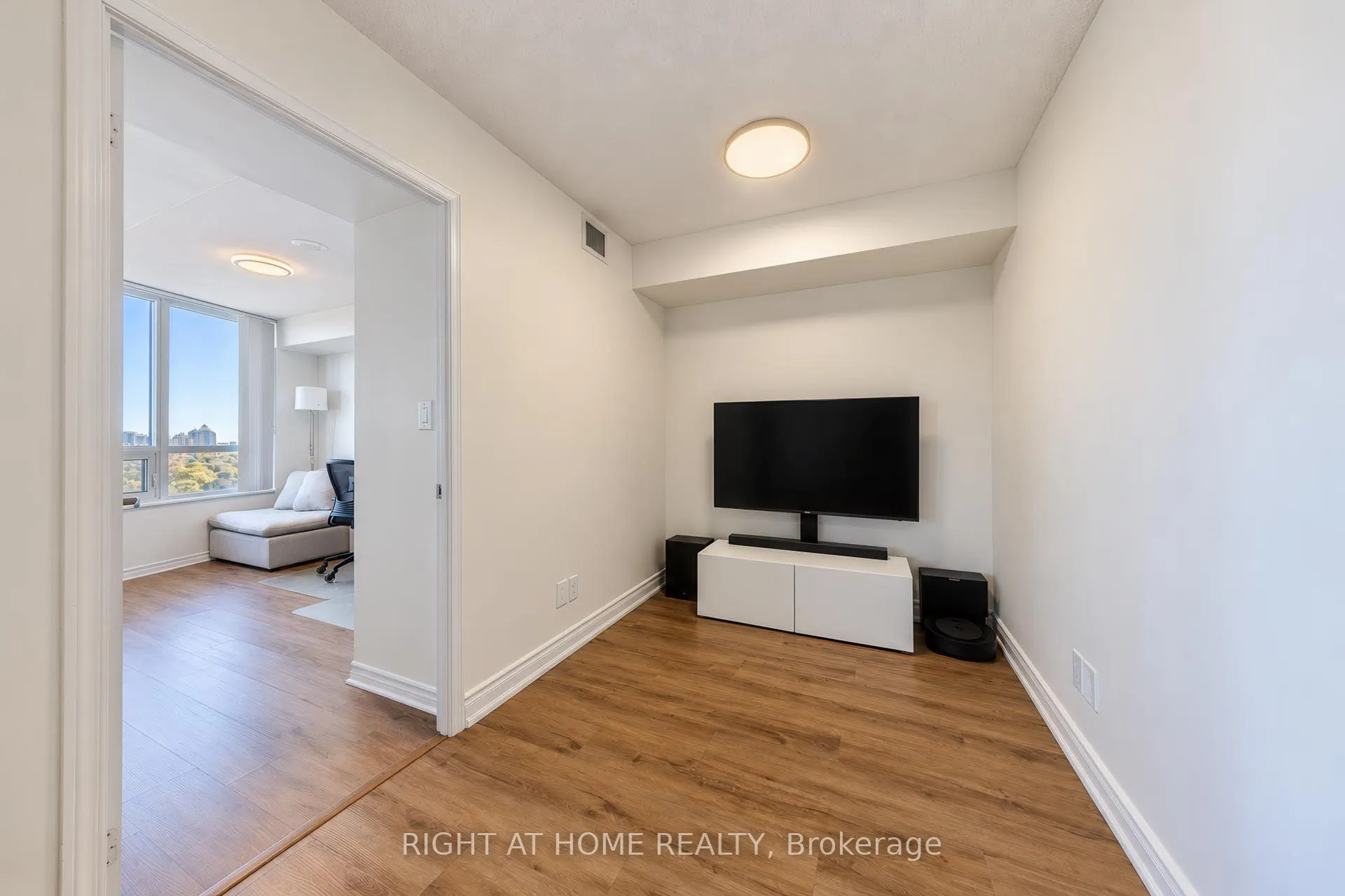 35 Hollywood Avenue #2022