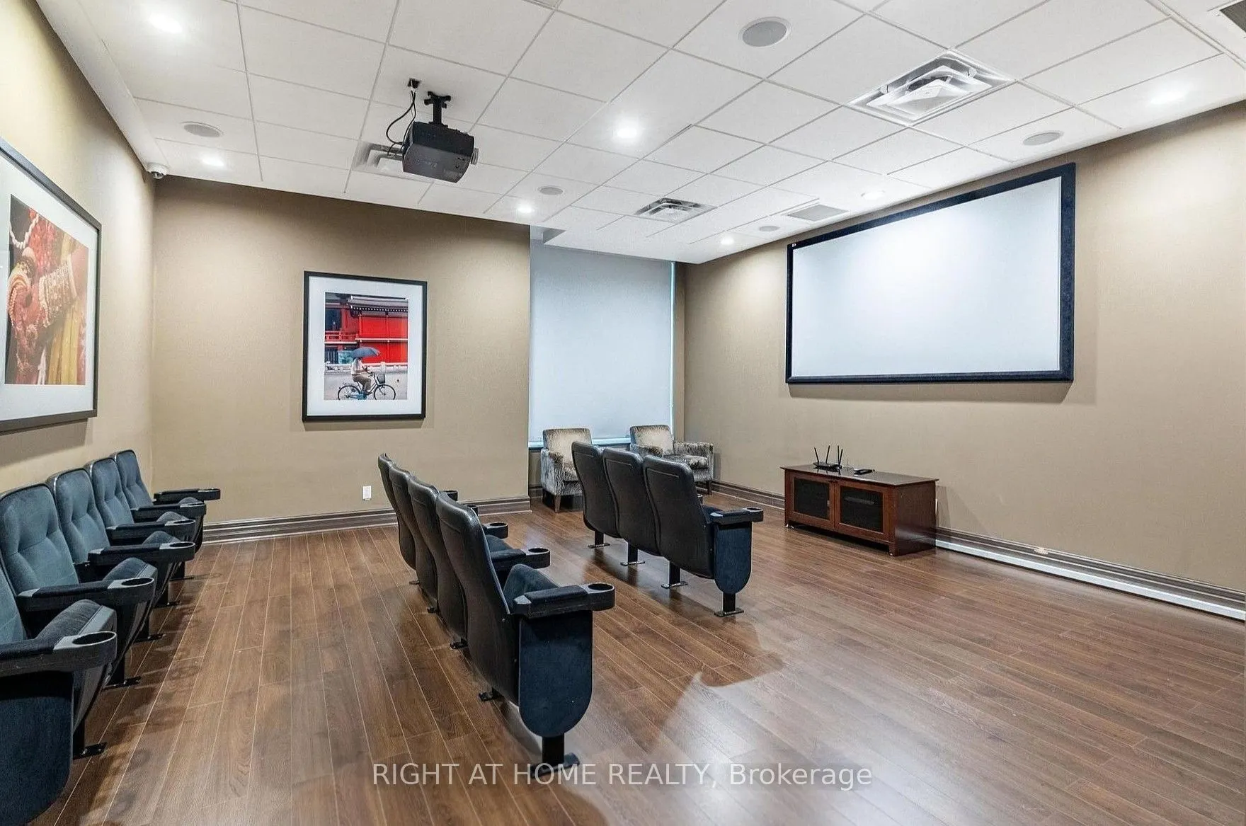 35 Hollywood Avenue #2022