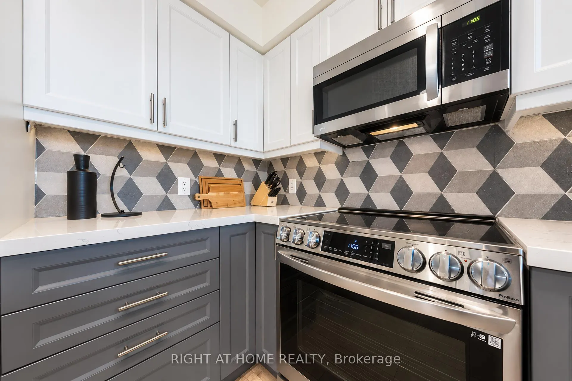 35 Hollywood Avenue #2022