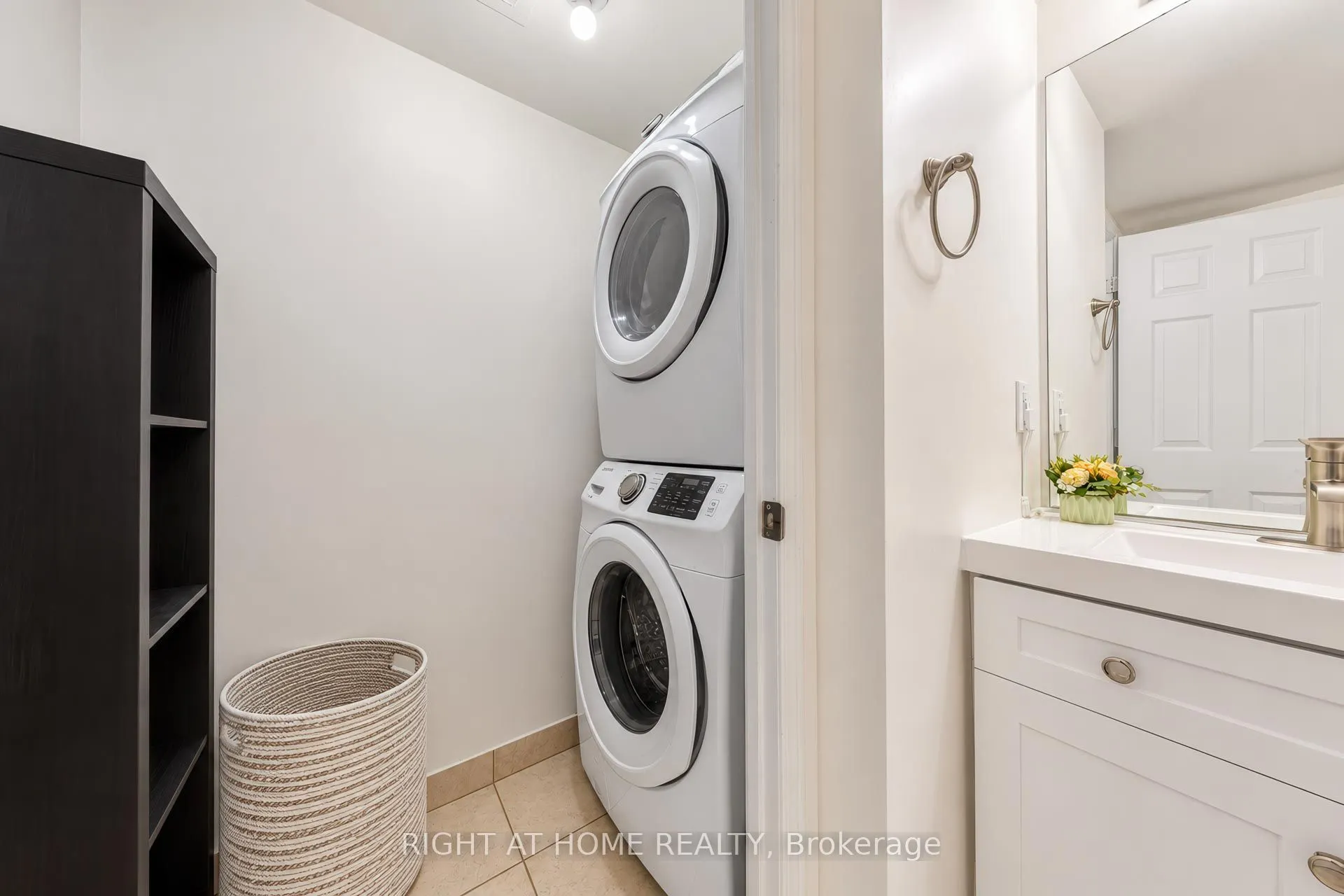 35 Hollywood Avenue #2022