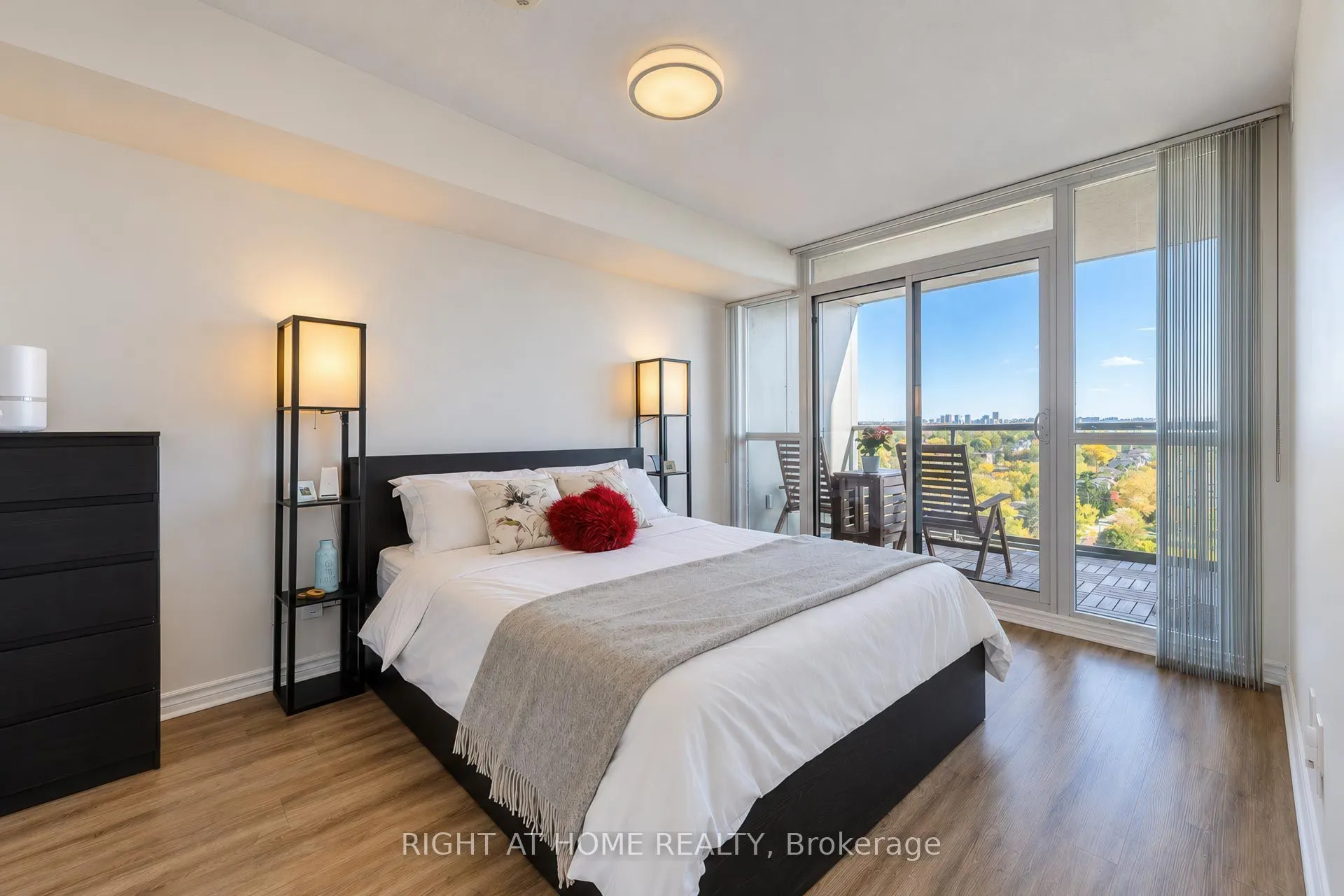 35 Hollywood Avenue #2022