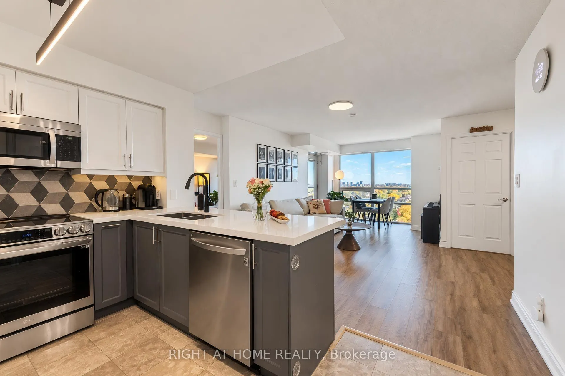 35 Hollywood Avenue #2022