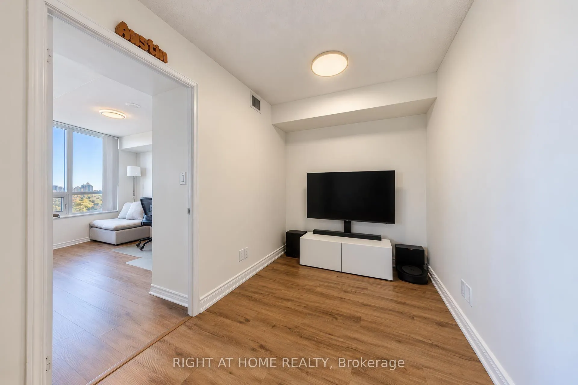 35 Hollywood Avenue #2022
