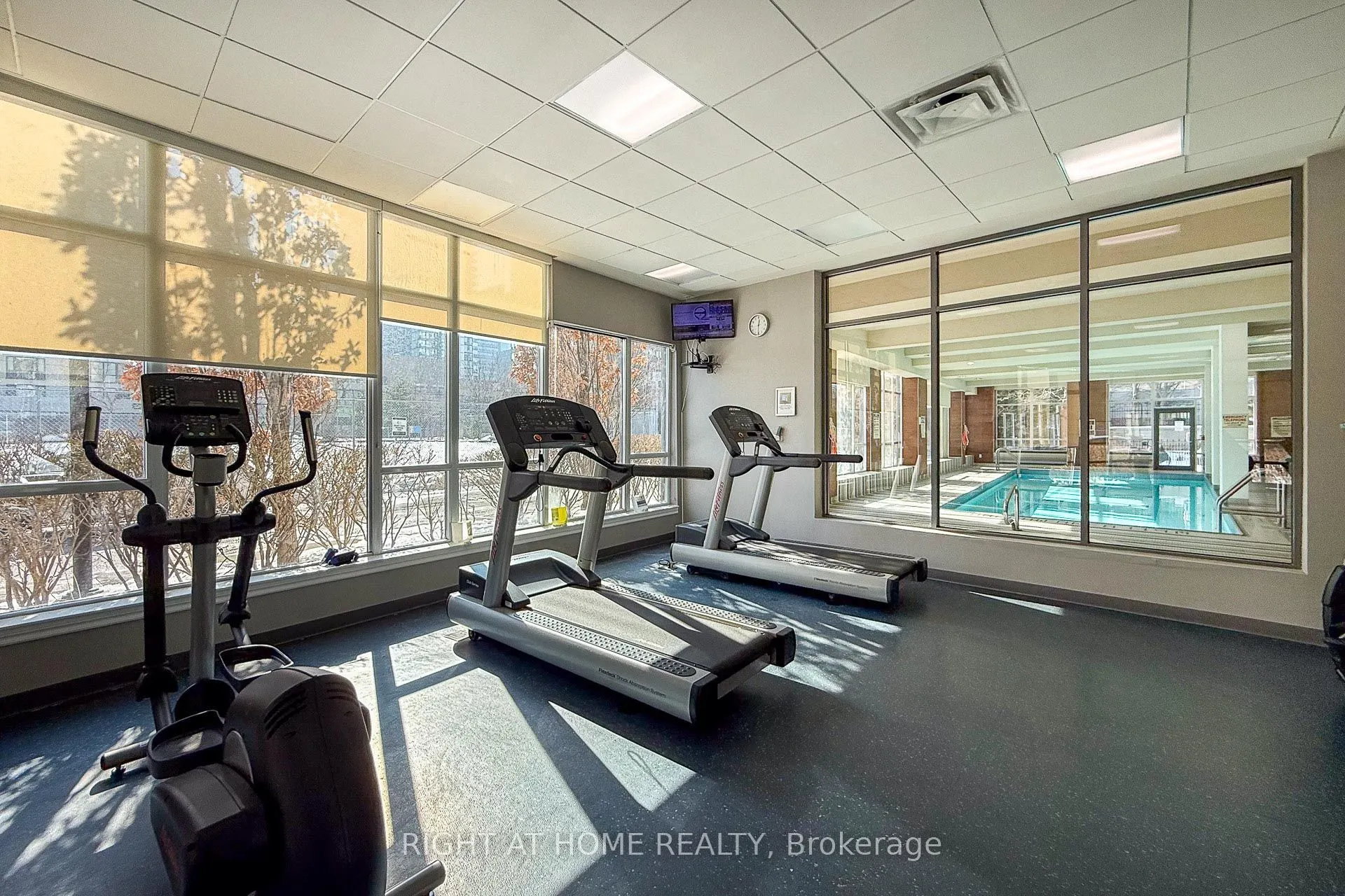 35 Hollywood Avenue #2022