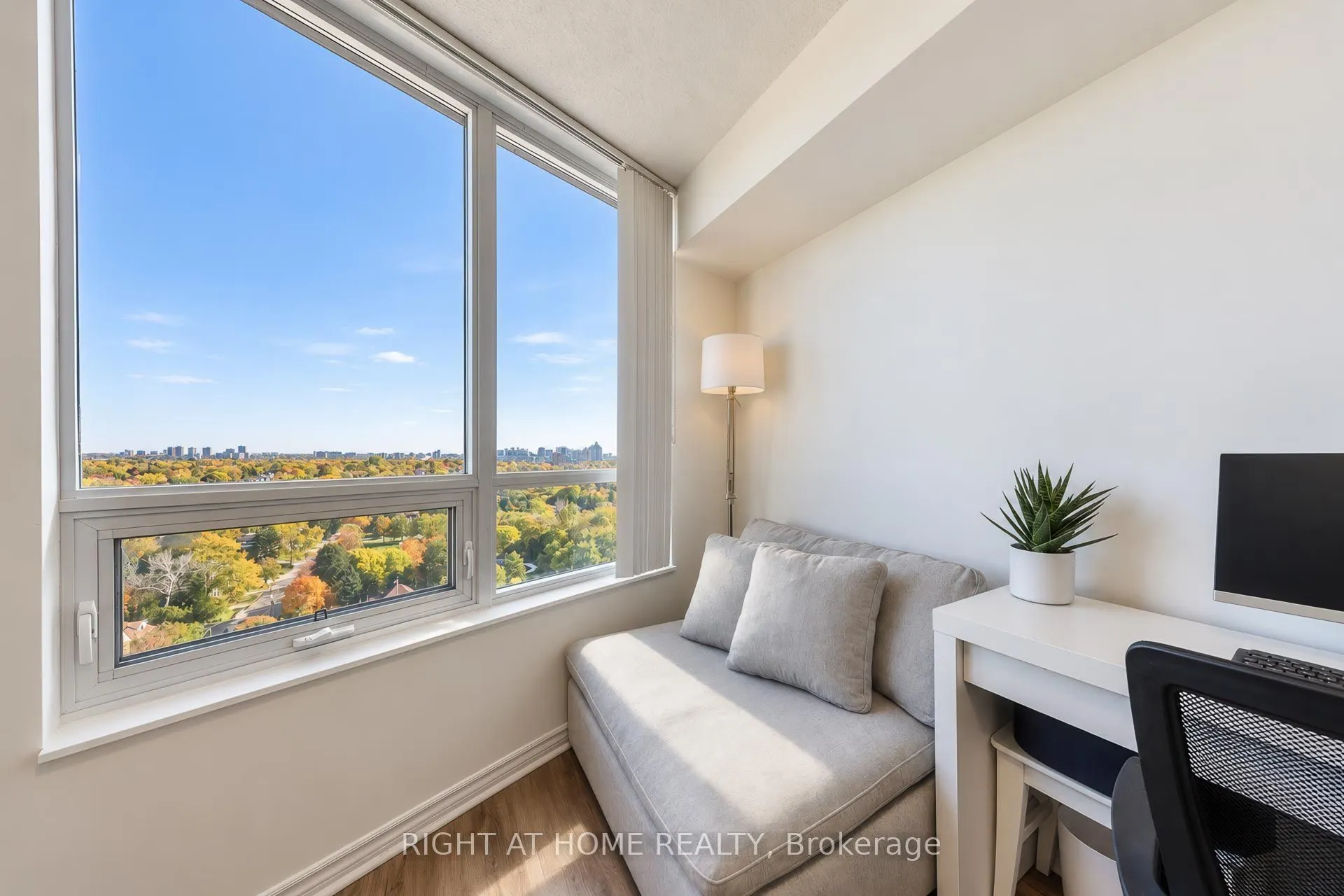 35 Hollywood Avenue #2022